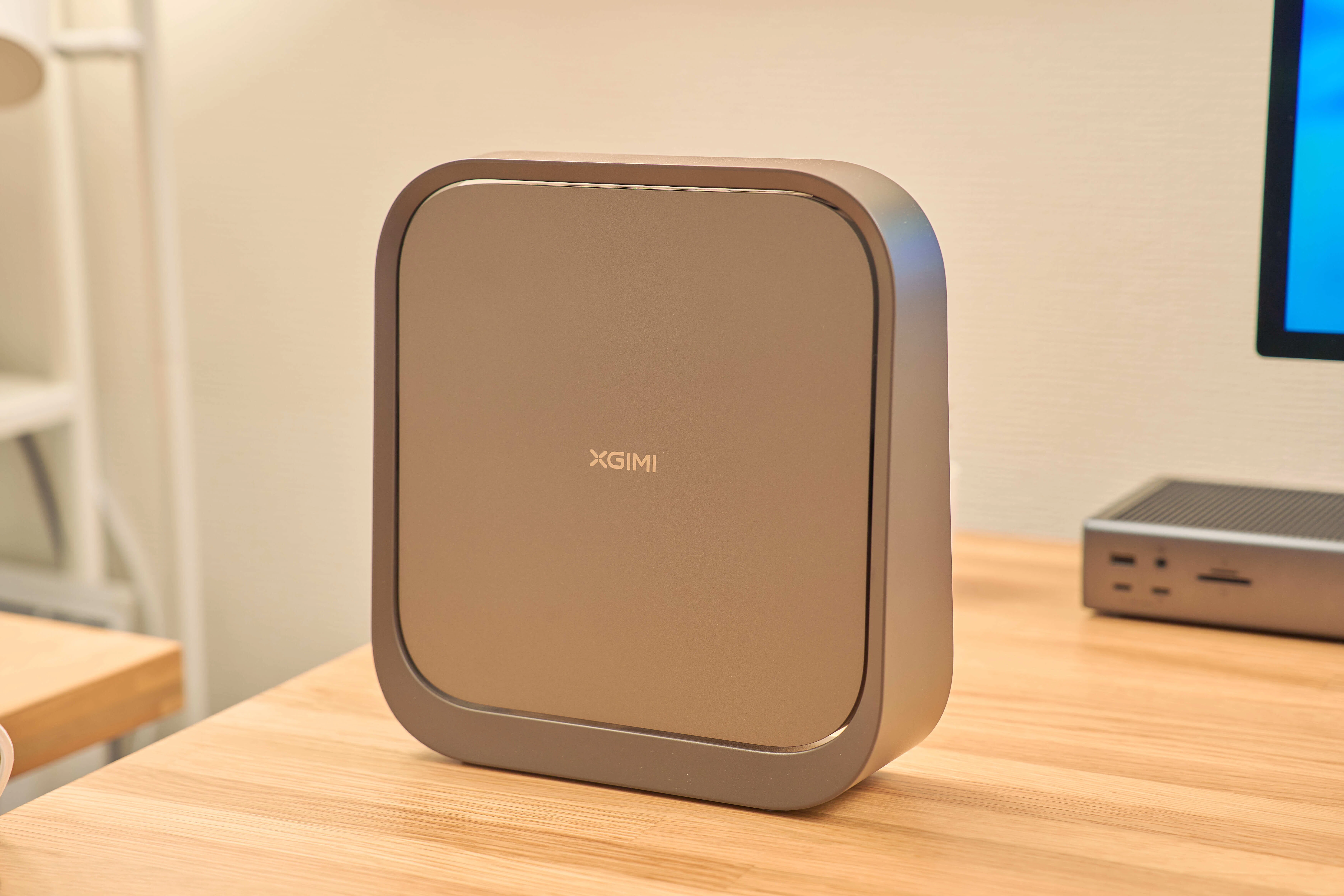XGIMI Elfin Flip 4Kレビュー｜4Kレーザーを本棚に差せる時代になった