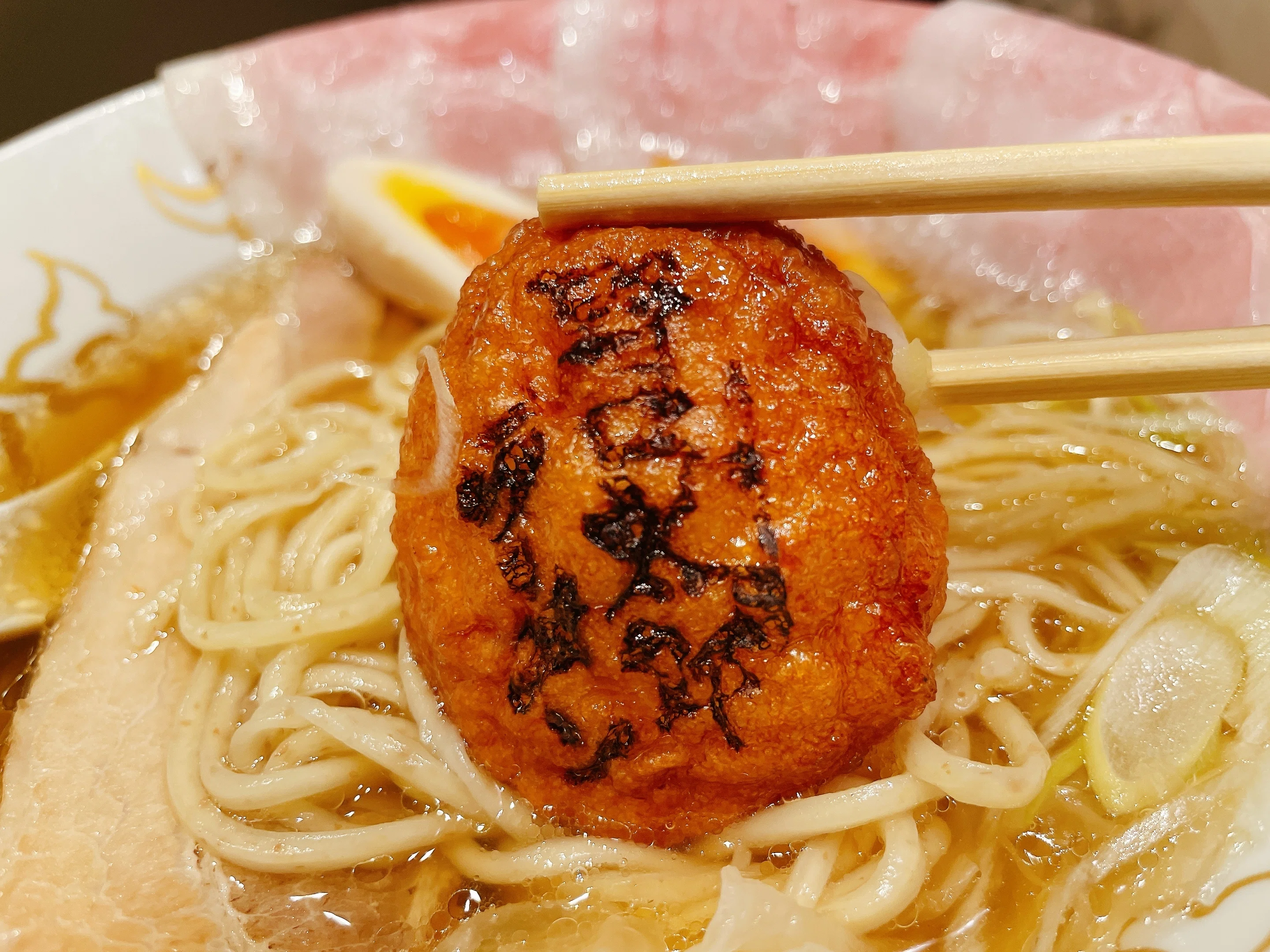 予約困難店のDNAが宿る！北新地の『野口太郎ラーメン』で体験する