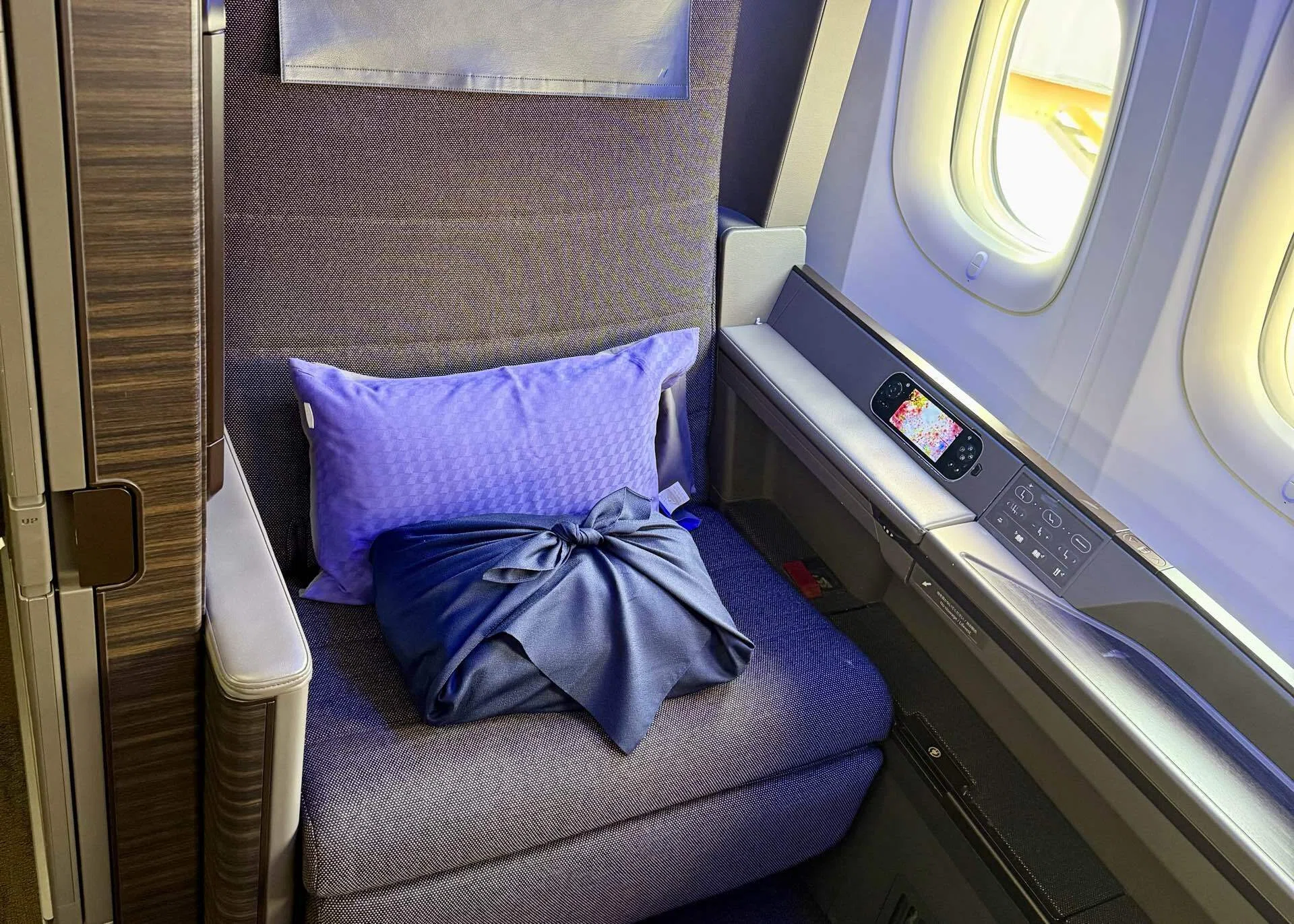 夢のつづき：ANAファーストクラス 機内編✈～雲の上の12時間