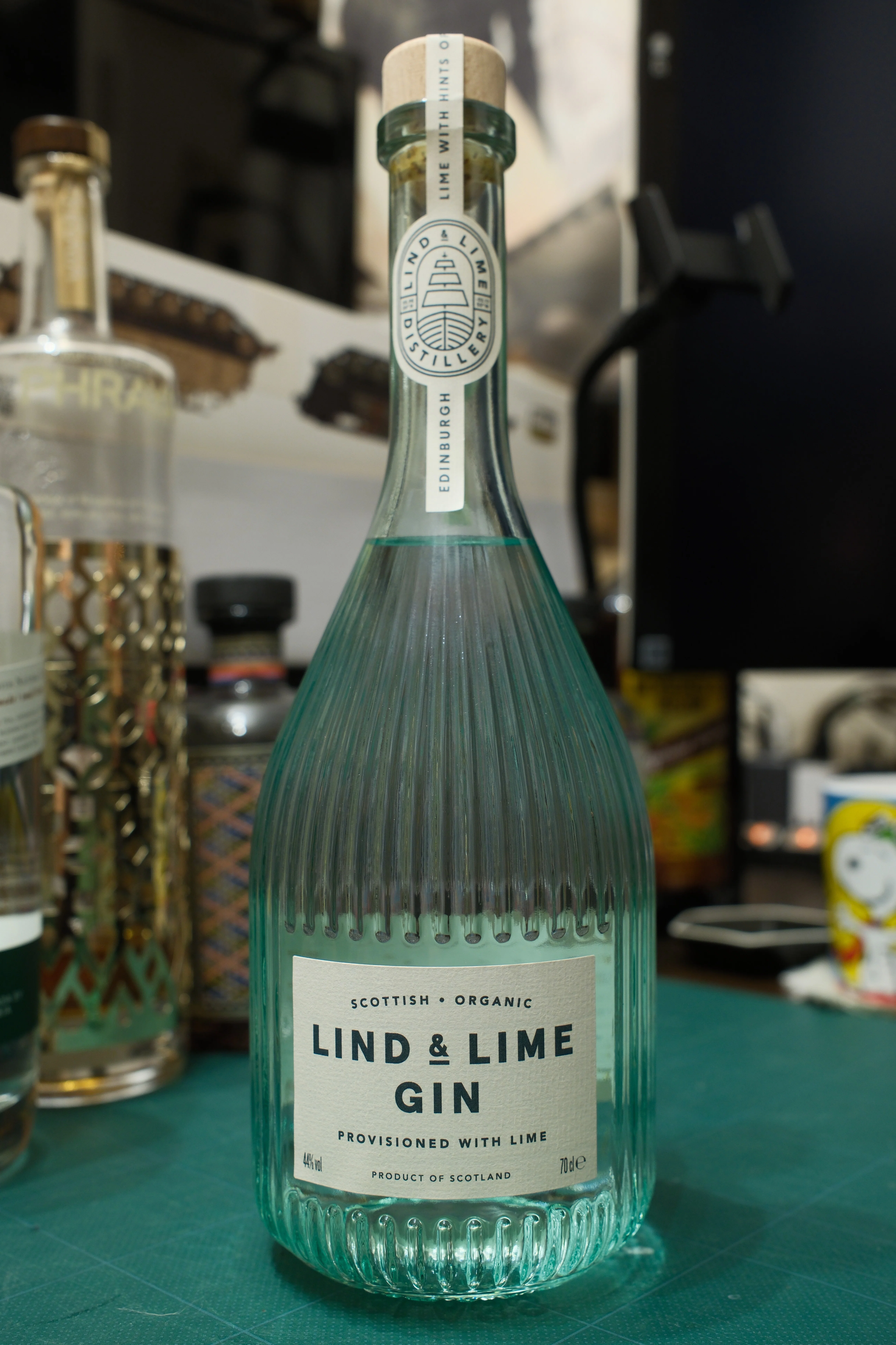 お酒メモ：リンド・アンド・ライム ジン｜月曜休み。