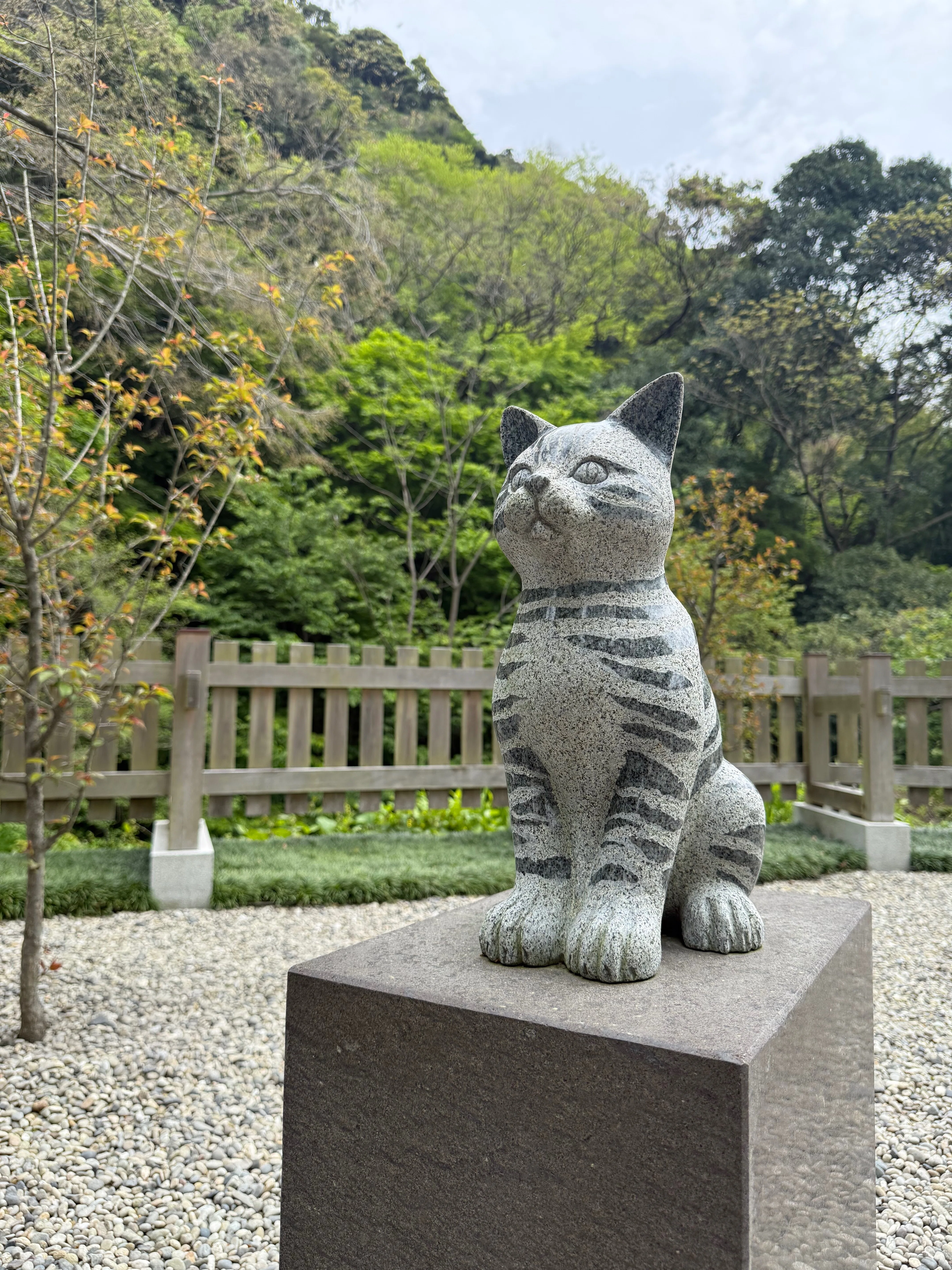 027 猫のお地蔵さん！？ 「仙巌園」の森の中にある猫神社が神秘的だっ