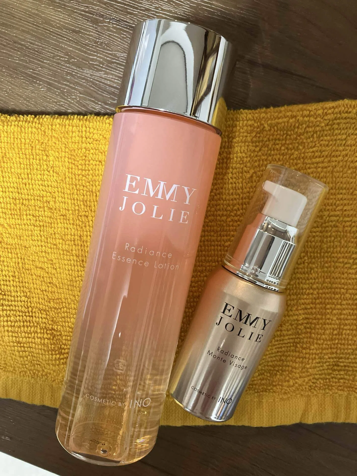 【新品】EMMY JOLIE ラディアンス モンテ ヴィザージュ(美容液) INO の「EMMY JOLIE ラディアンスエッセンスローション」と「EMMY