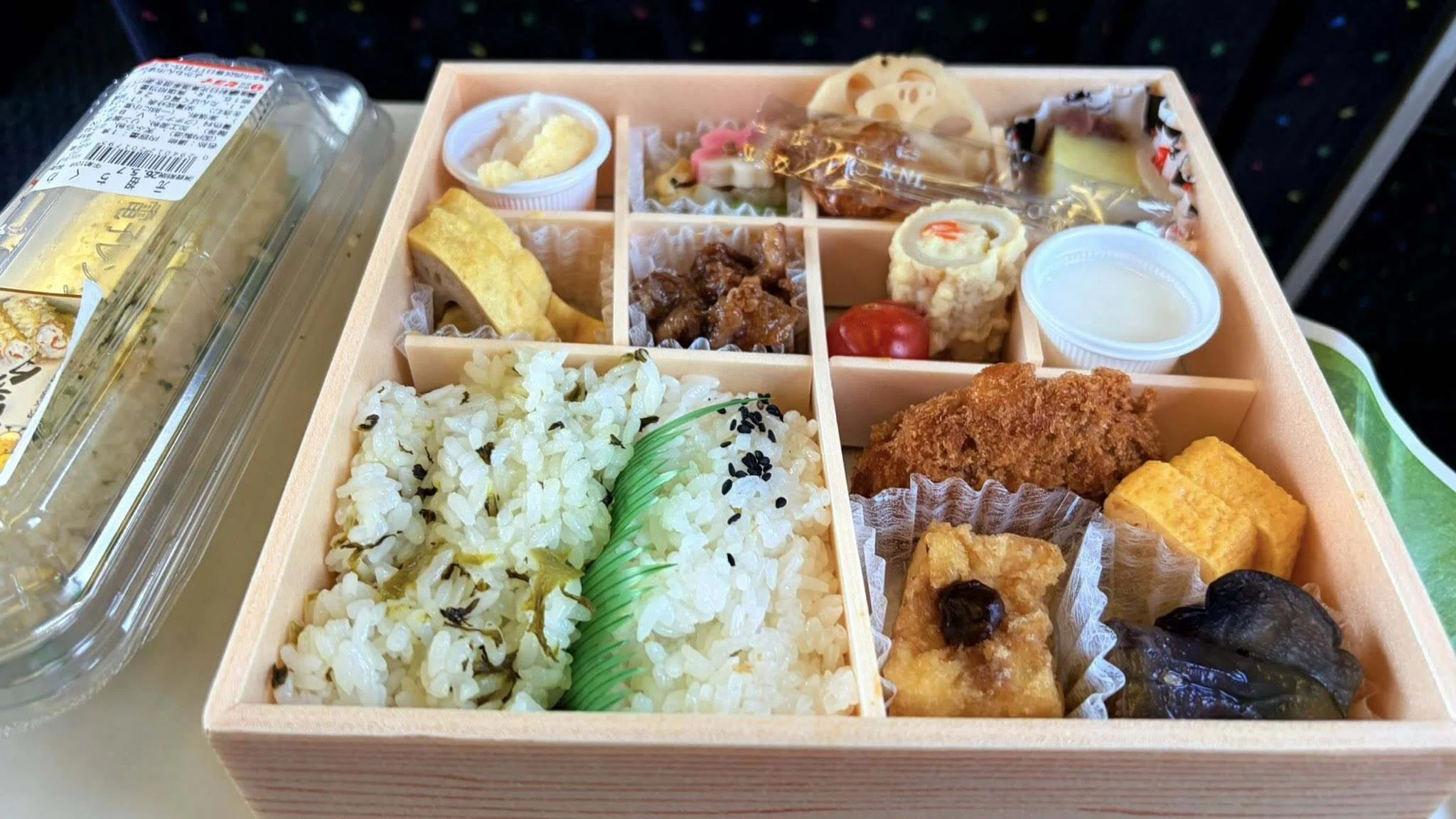 ☆お値下げ☆駅物語 vol.2土讃線（多度津〜須崎間）開通60周年記念　0630 Kumamoto to Nagasaki Travelogue] I tried eating a bento from