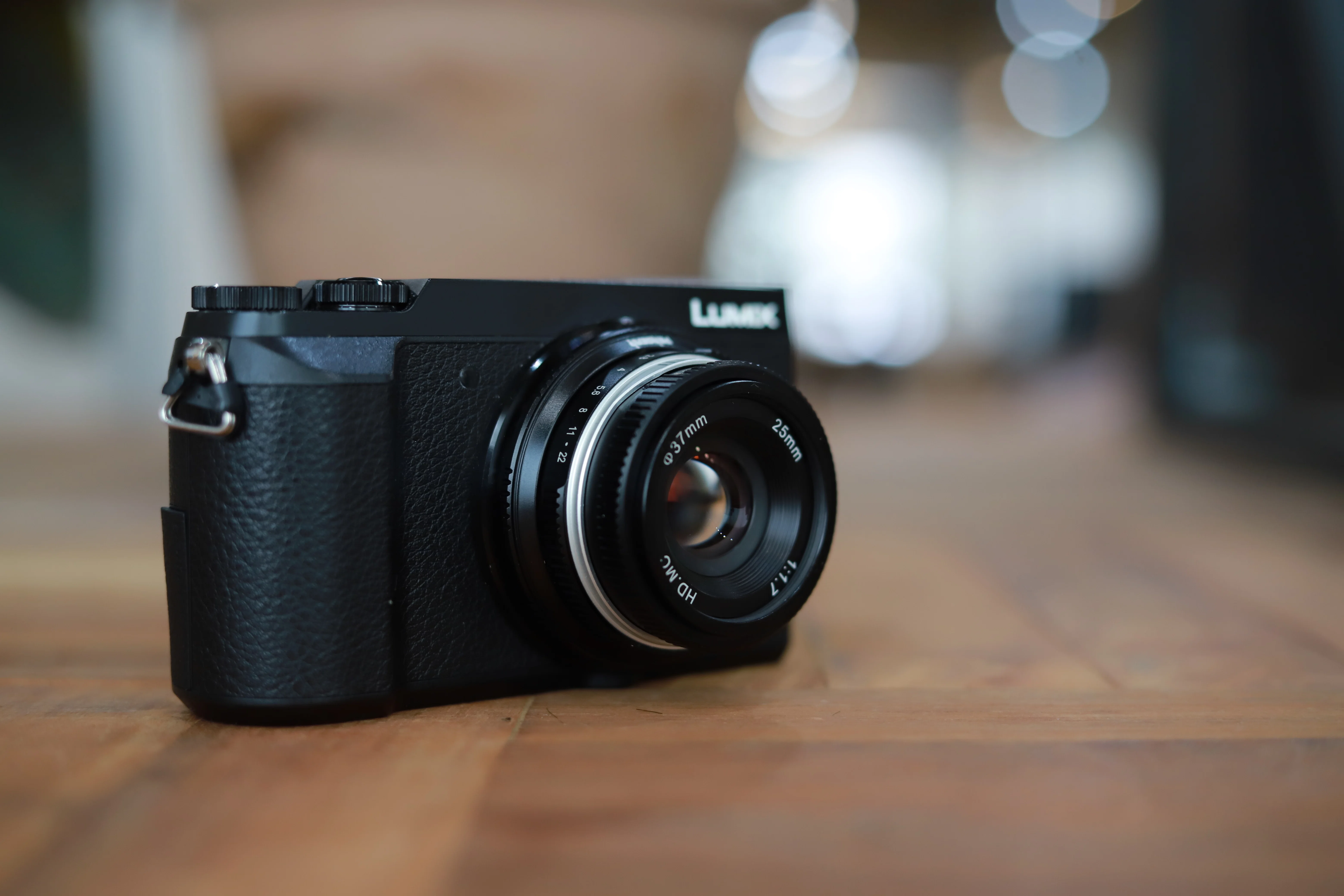 PERGEAR 25mm F1.7（Micro 4/3）×パナソニック LUMIX DMC-GX7MK2｜小