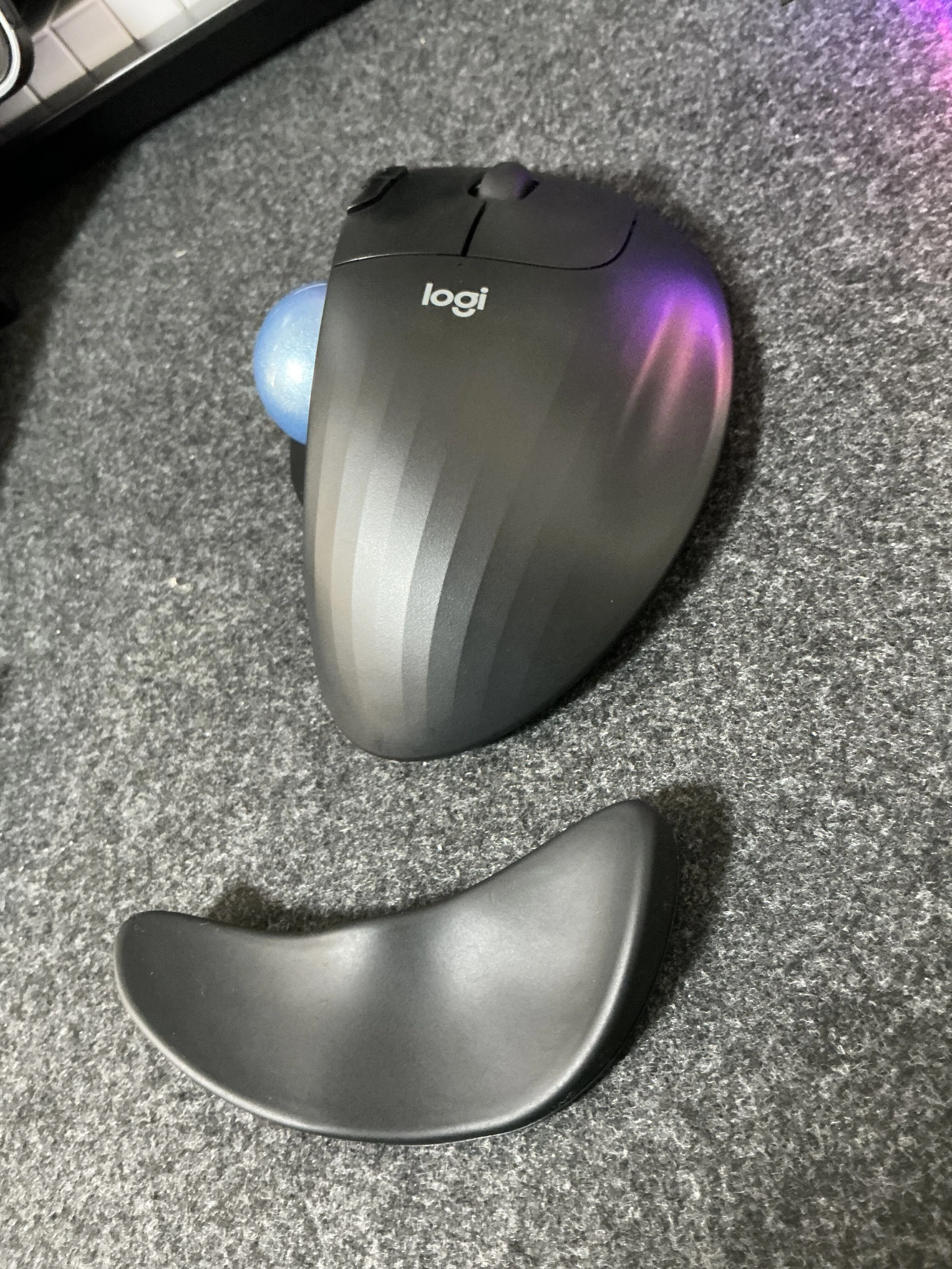 M575SPのトラックボールマウス2個持ちするか｜りょーた（ガジェオタ）