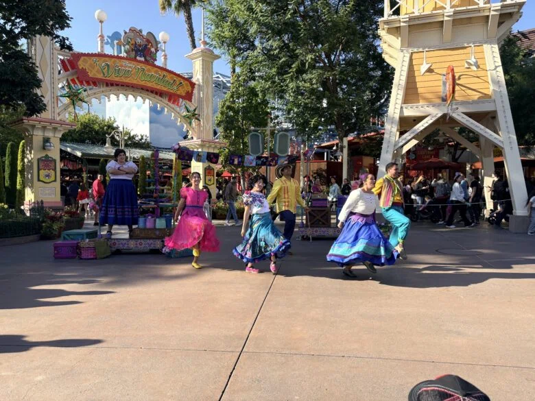 カリフォルニアディズニー】カリフォルニアアドベンチャーでクリスマス