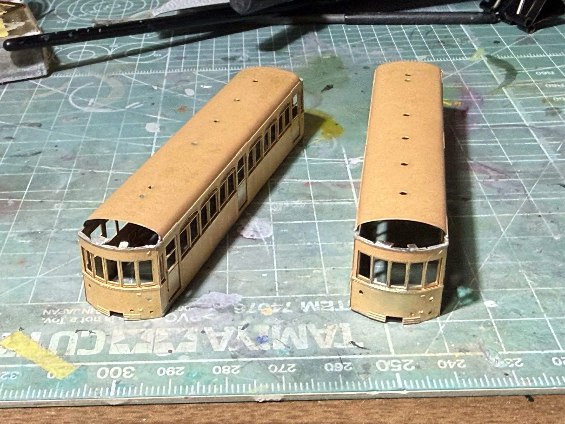 鉄道部品 製造形式板　近鉄特急　4枚組　モ22100-22400 自重板 近鉄5621形制作記｜ゆた
