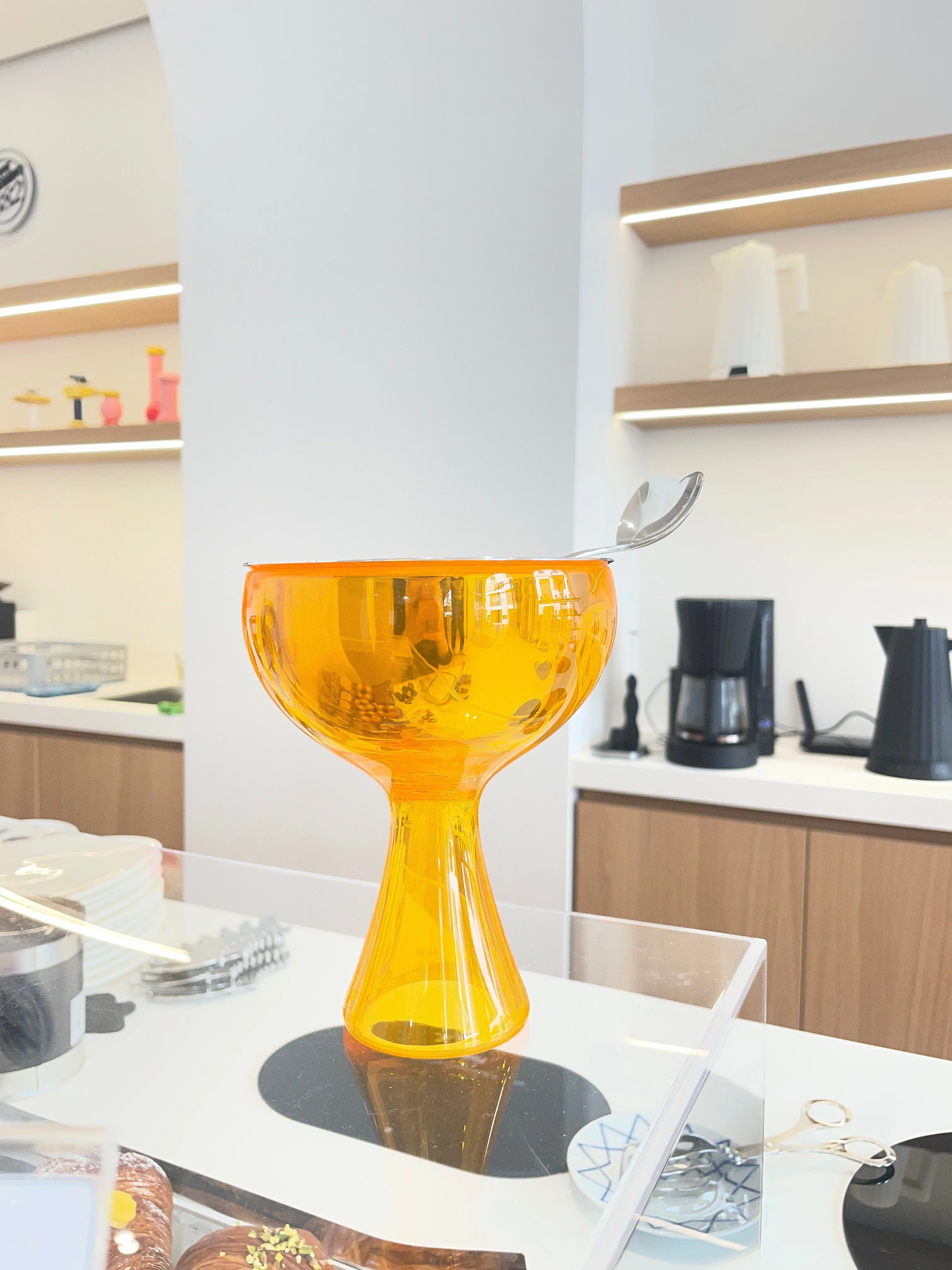 2026年4月ミラノでオープン、アレッシ（Alessi）のカフェ訪問レポート