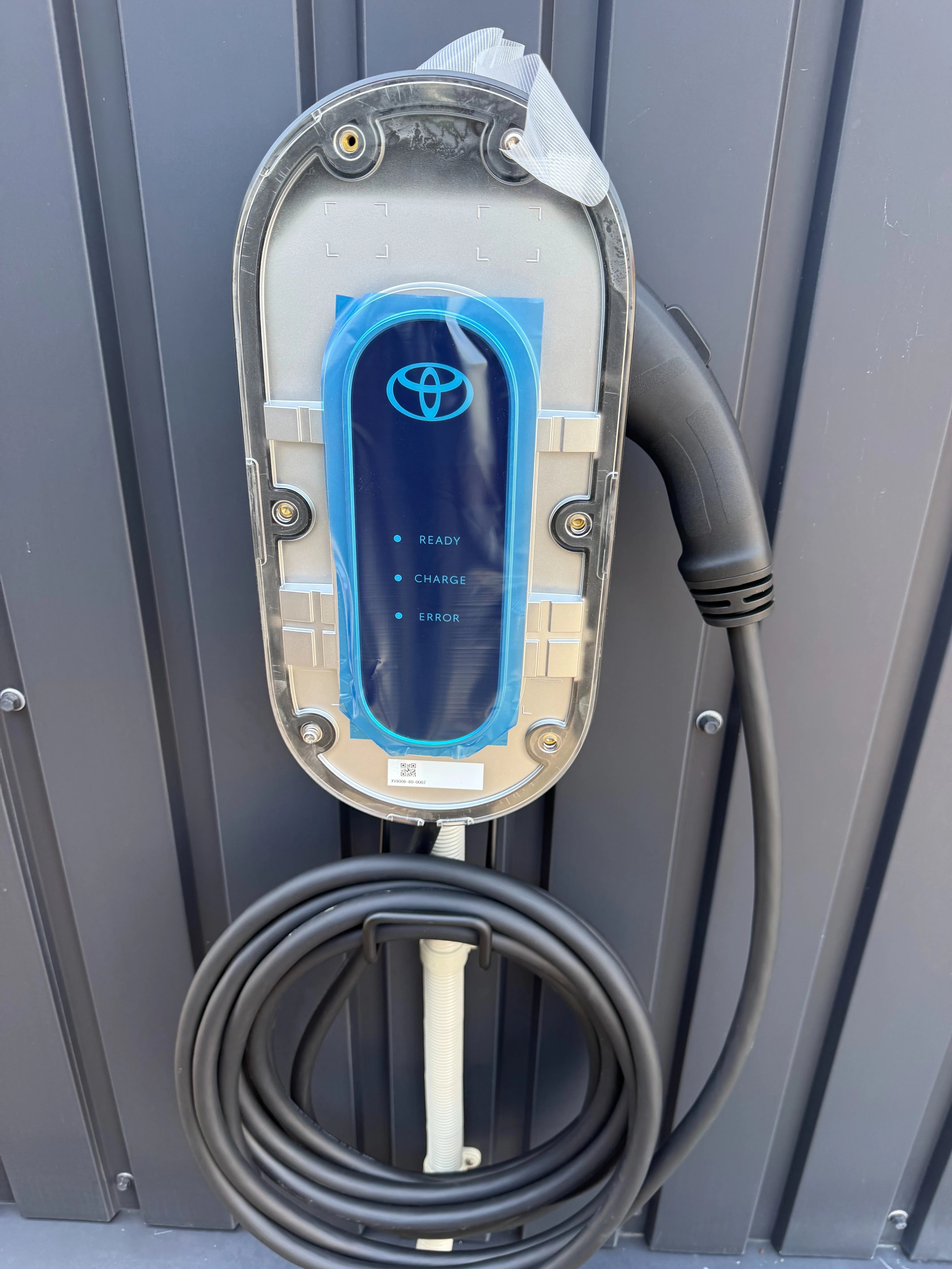 bZ4X充電器を付けて気づいた｜予想の5分の1しか人気が出なかったEVの話