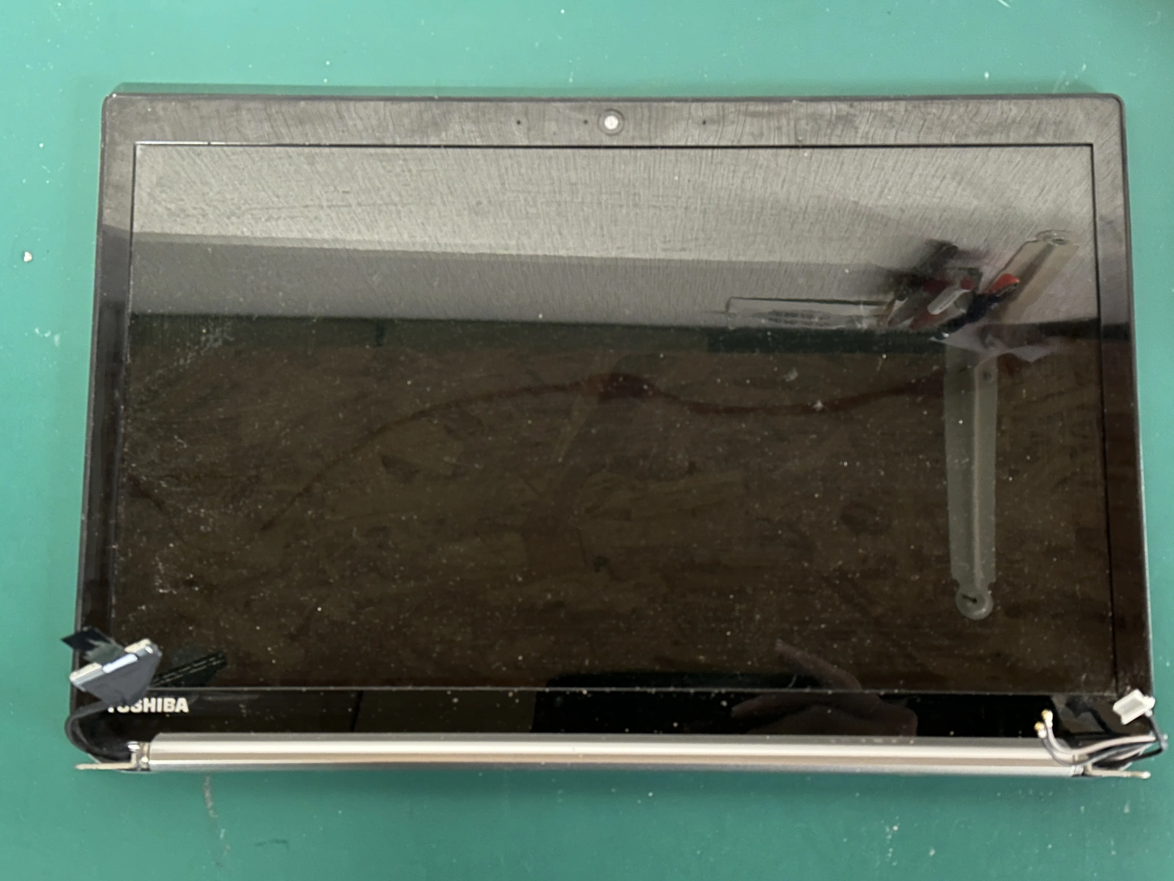dynabook KIRA V634/27KS Cracked LCD Panel | PC Repair Sapporo