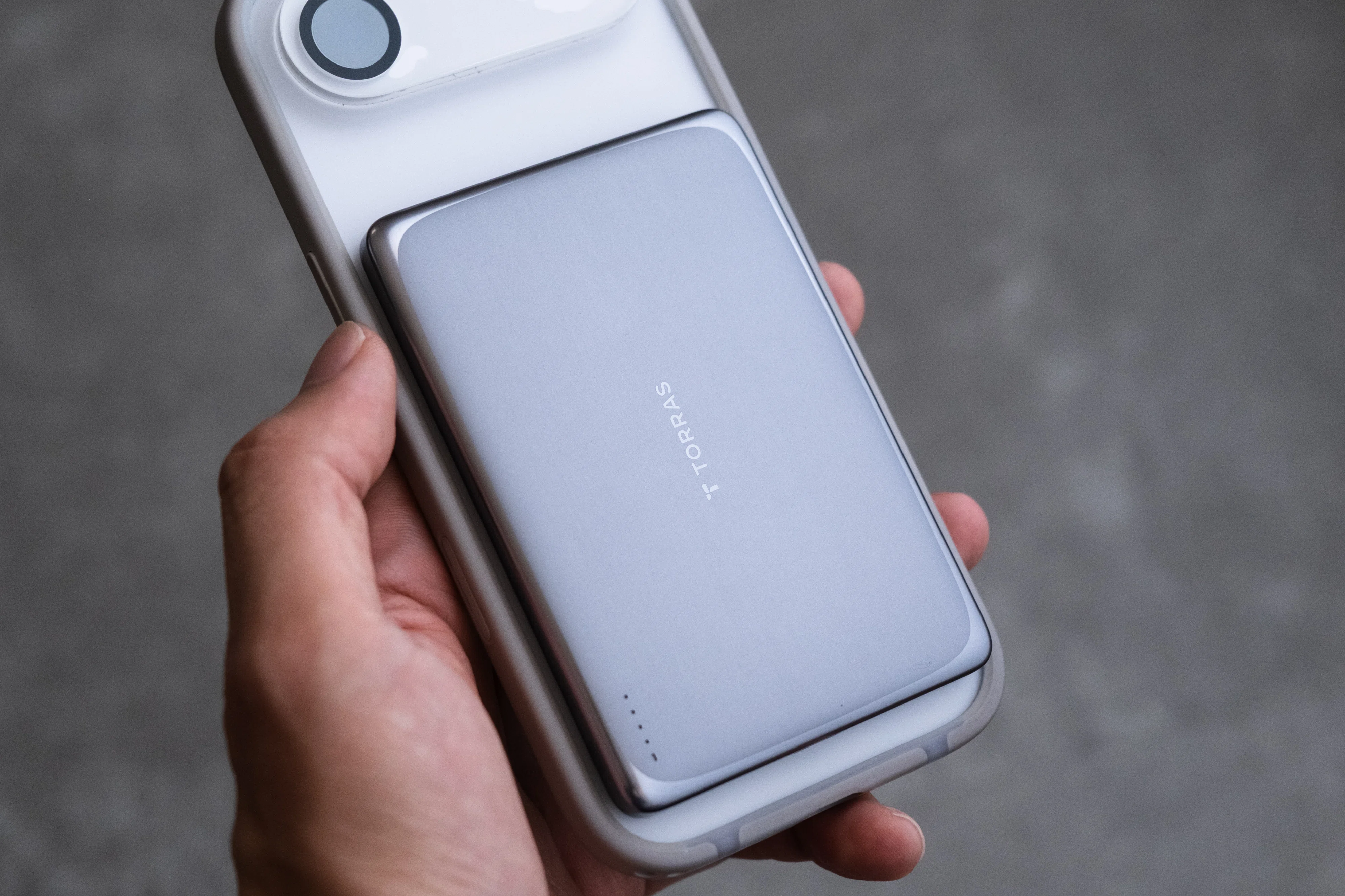 TORRAS MiniMag Pro | 薄くて軽い。安全性で選ぶモバイルバッテリー