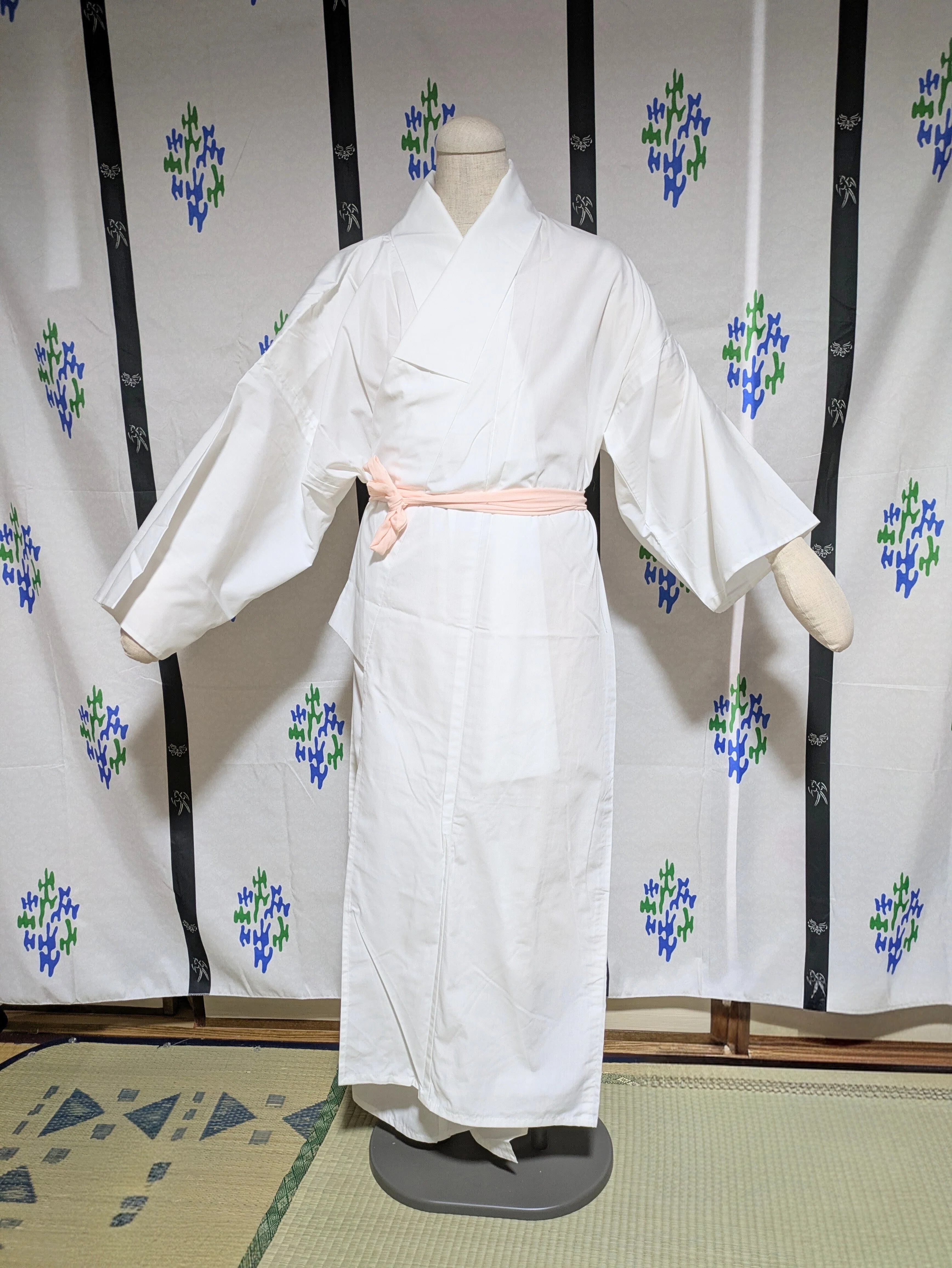 十二単を作ってみた ― 平安装束、再現の記録 ―』③「小袖編」｜山本 晴香