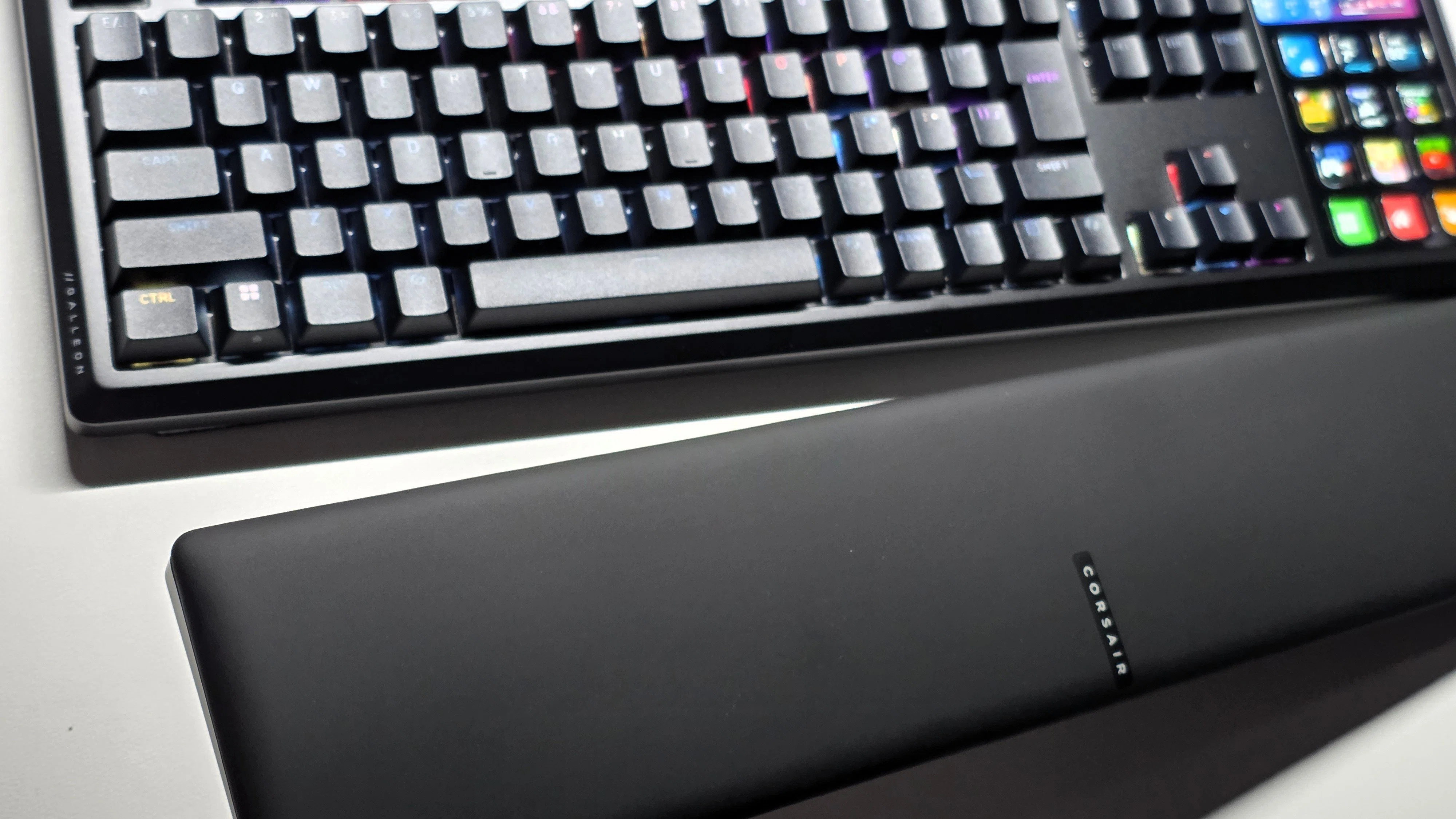 CORSAIR GALLEON 100 SD レビュー｜しじまアオ（裏側）