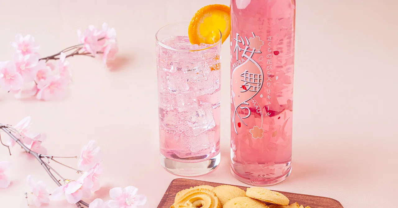 フラワーマイスターがつくったリキュール《桜舞う》｜MICMAG.