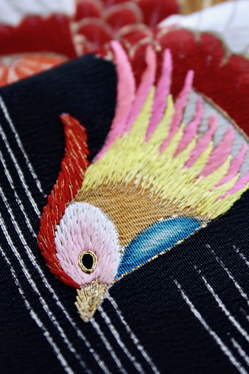 着物リメイク / A-UN ARCHIVE FABRIC】息をのむ美しさ！黒留袖刺繍鳳凰