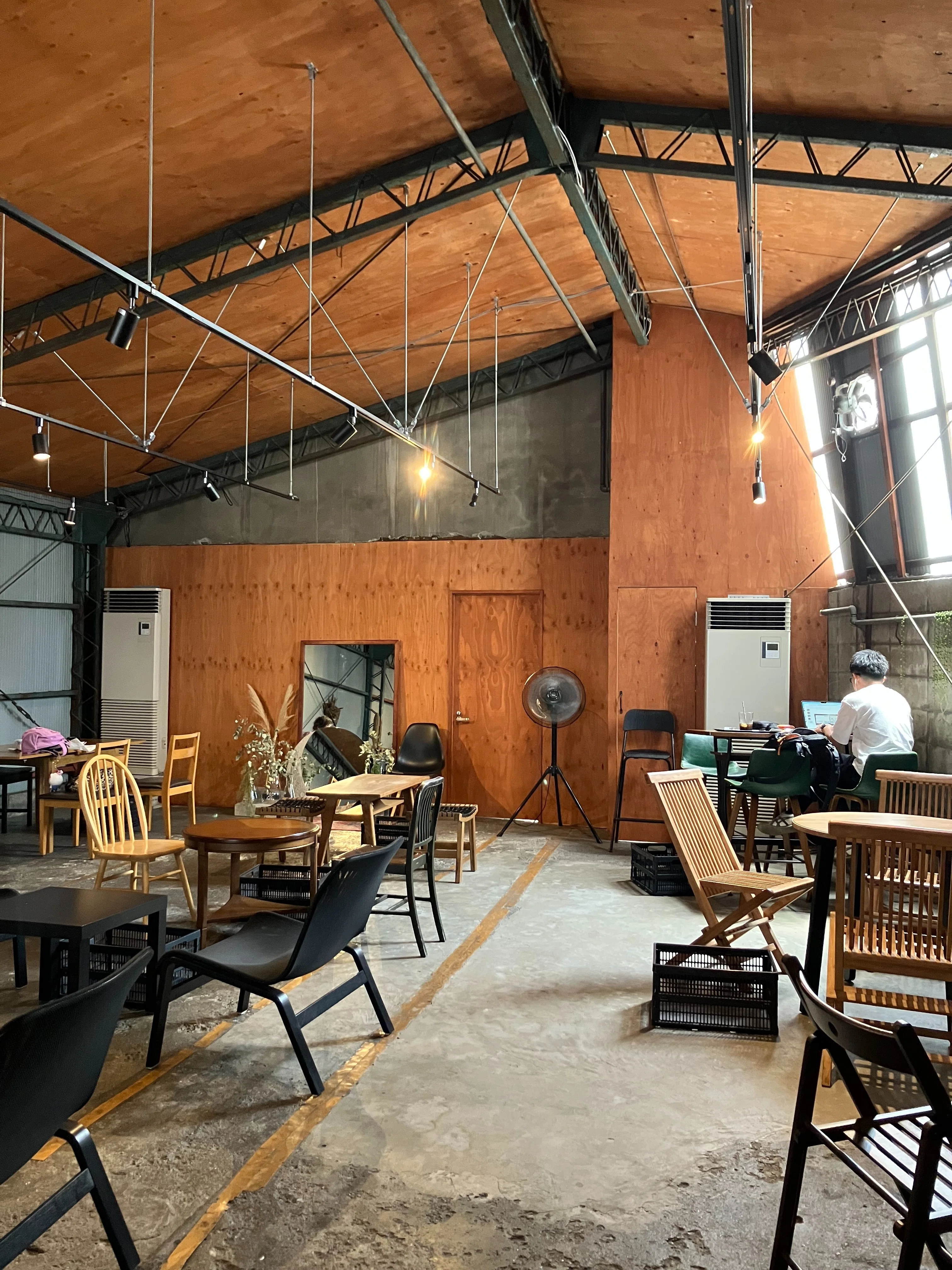大阪】鶴橋で見つけた、小さなソンス「KURA COFFEE」｜KYOYU｜GOOD
