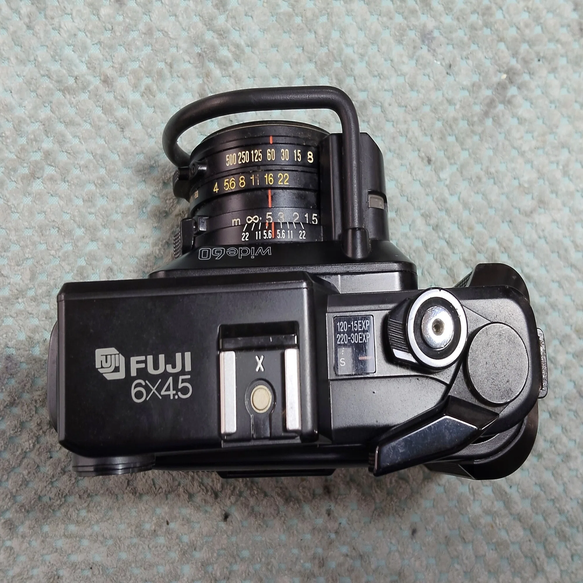 Fuji GS645S Professional wide60の分解｜フィルムカメラ修理のアクア 