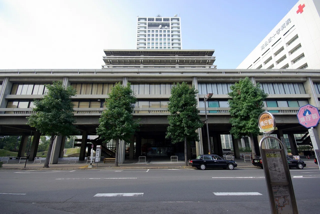 香川県庁舎：丹下健三｜千のコト