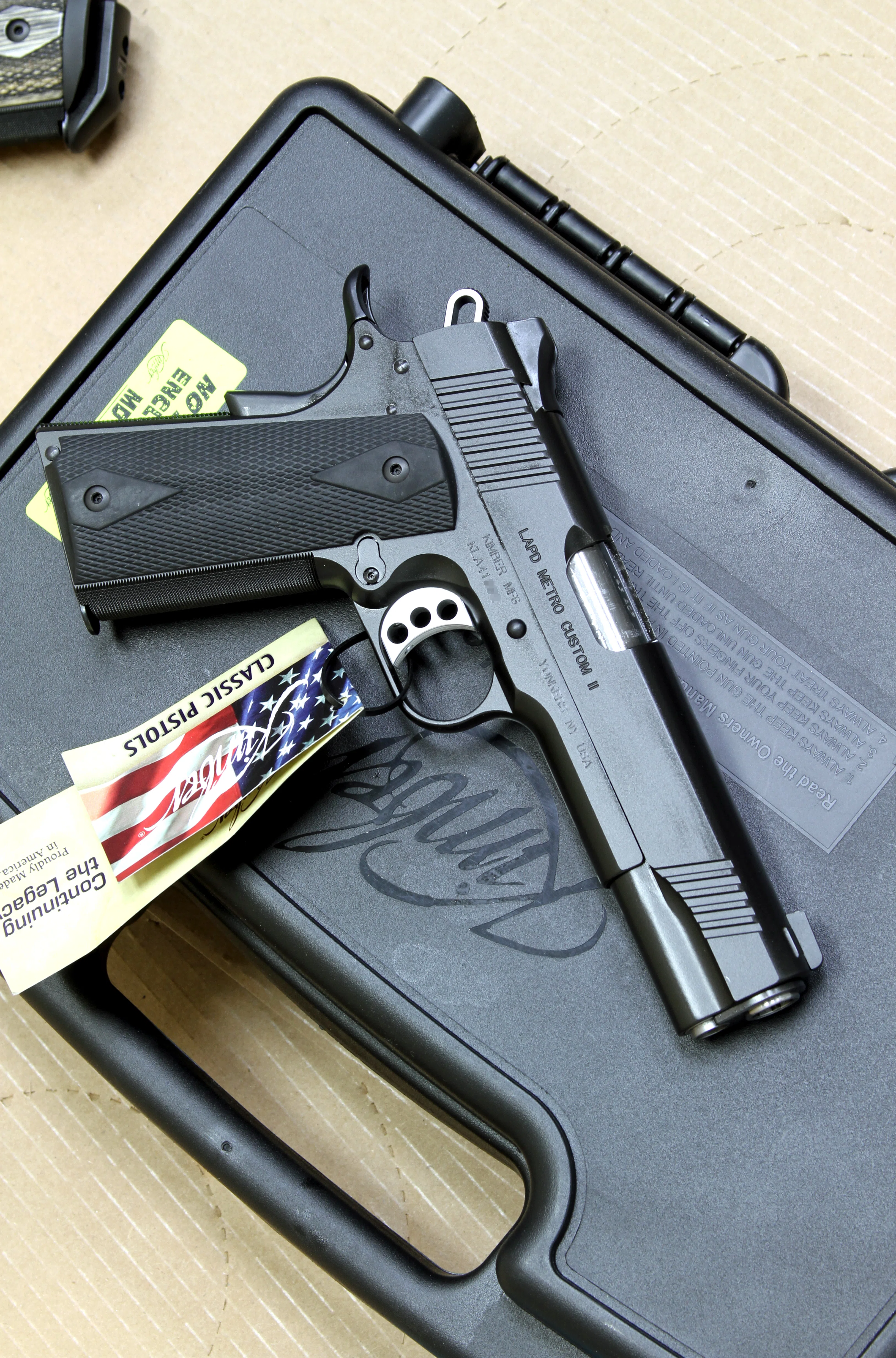 市販されないLAPD SWATの特別な1911 キンバーMETRO CUSTOM II詳解