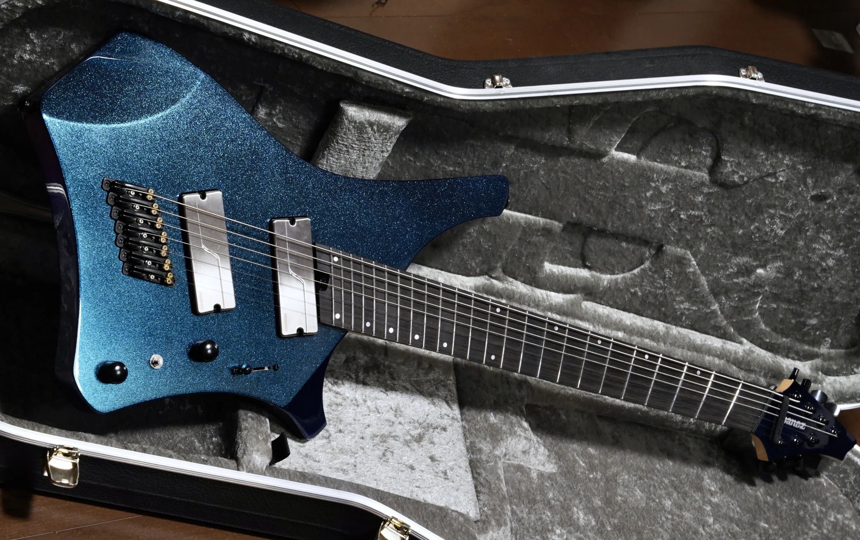 機材レビュー：Ibanez ALPHA A527｜湊 Minato