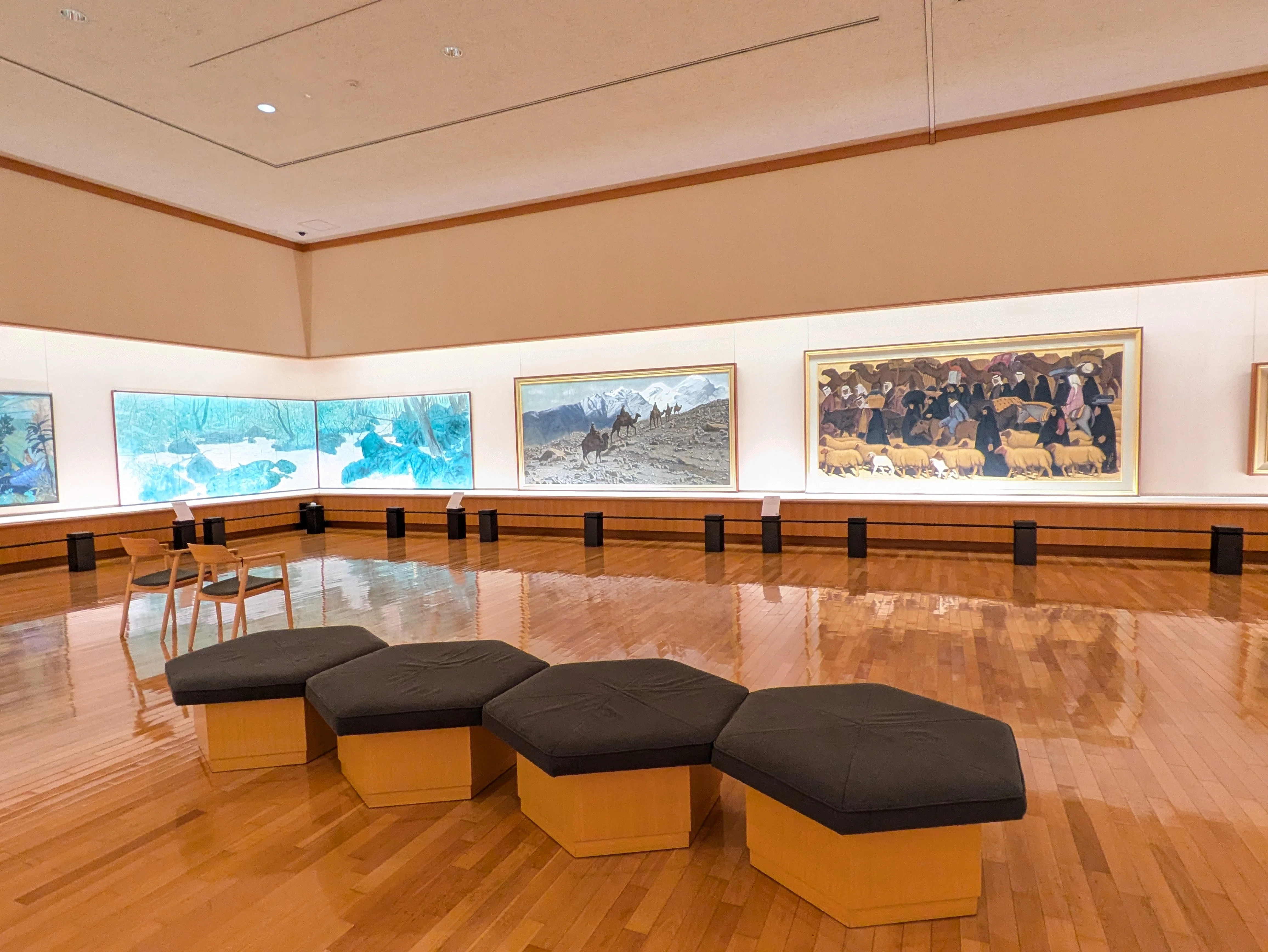 平山郁夫と38人の文筆家展｜海辺の小さな図書室