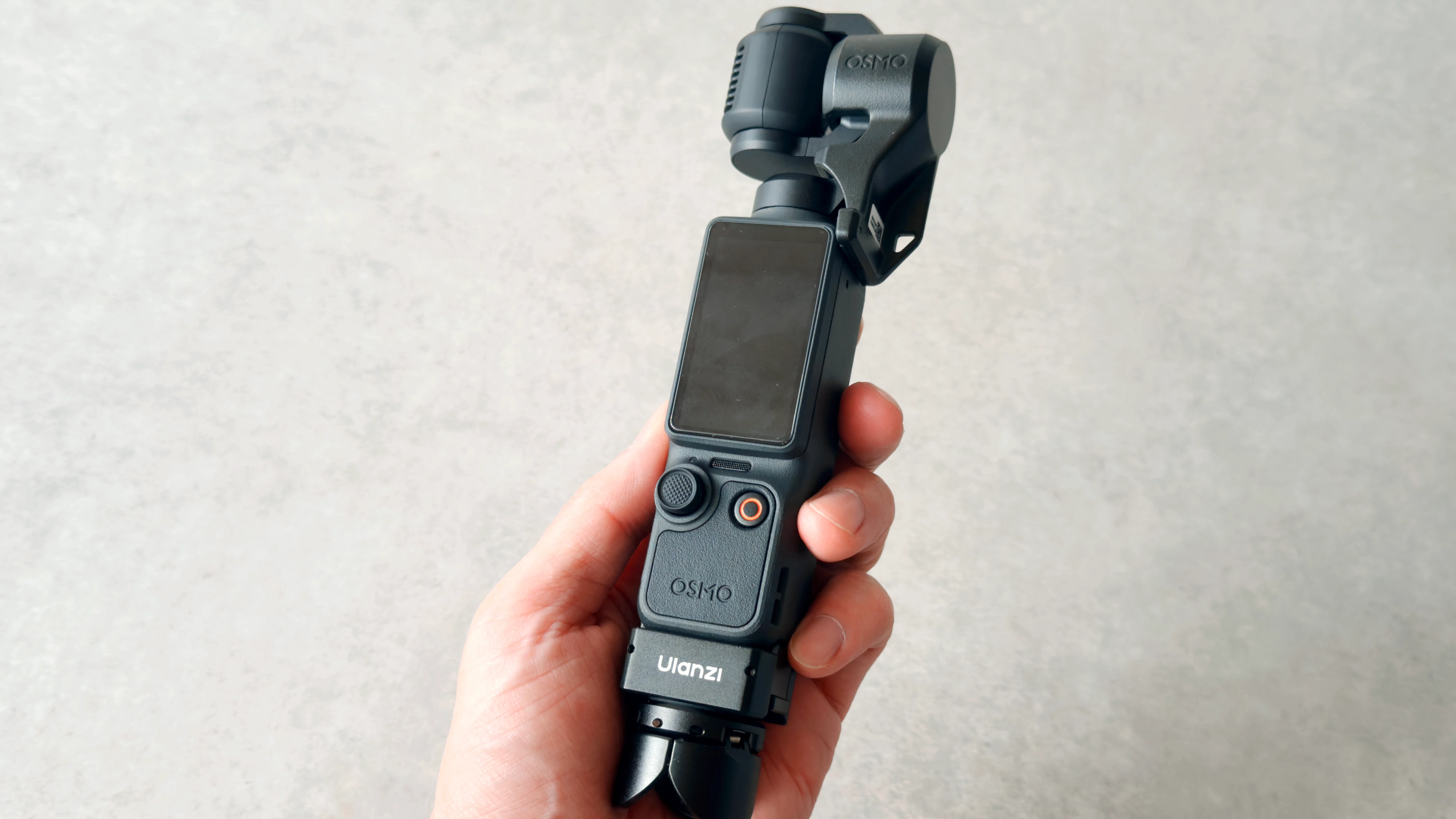 S*a様 ［ほぼ未使用］DJI OSMO ACTION 4 とUlanzi三脚 ビデオカメラ