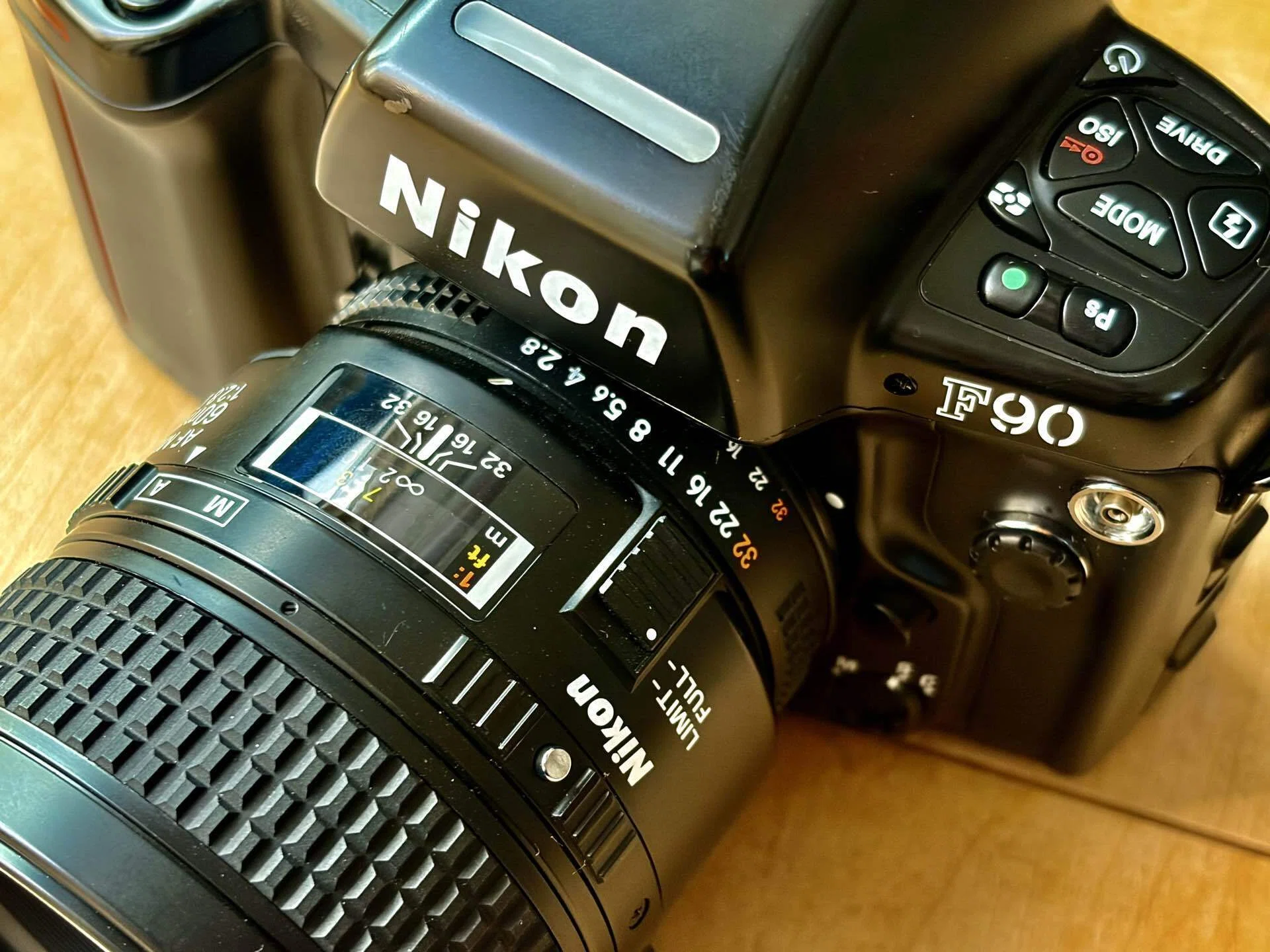 フィルムカメラのNikon F90は、もっと見直されても良いと思うんです