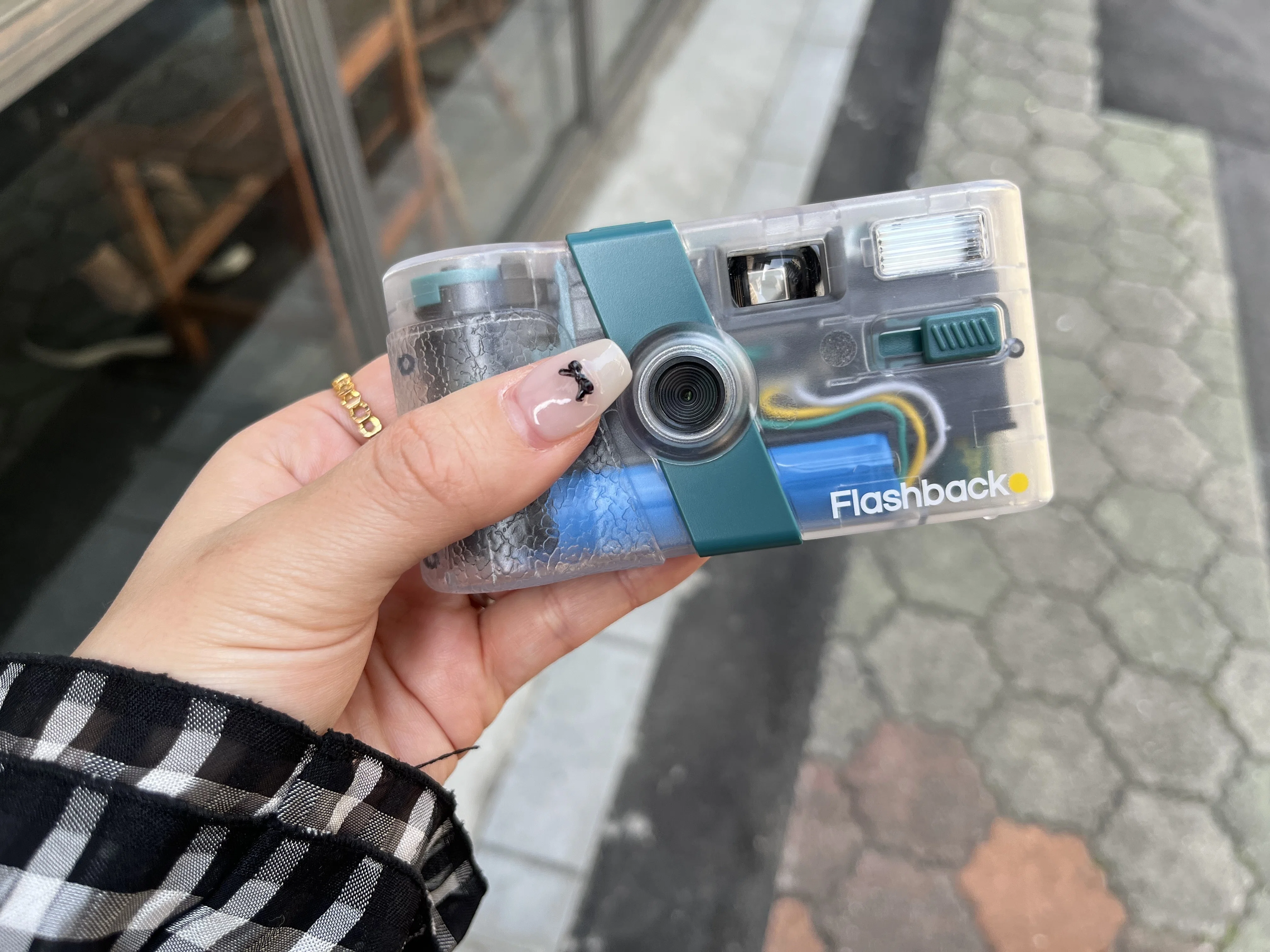 散歩】蔵前に、インスタントカメラ気分で使えるデジカメを持っていく