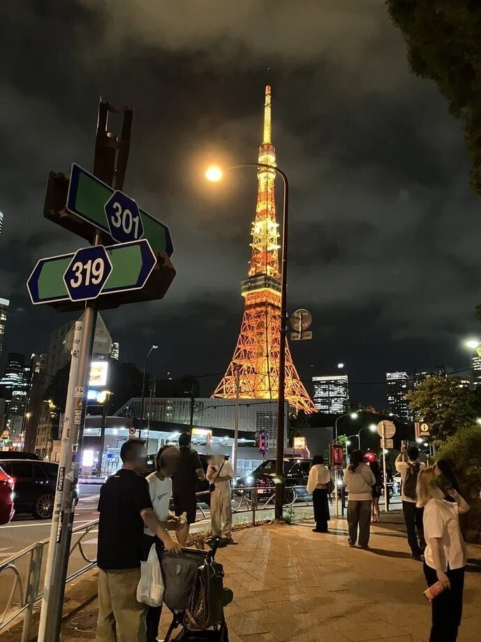 東京タワー様、確認用です。 隠れた名所？ 人がとどまる交差点。東京タワーをバックに。｜多利田