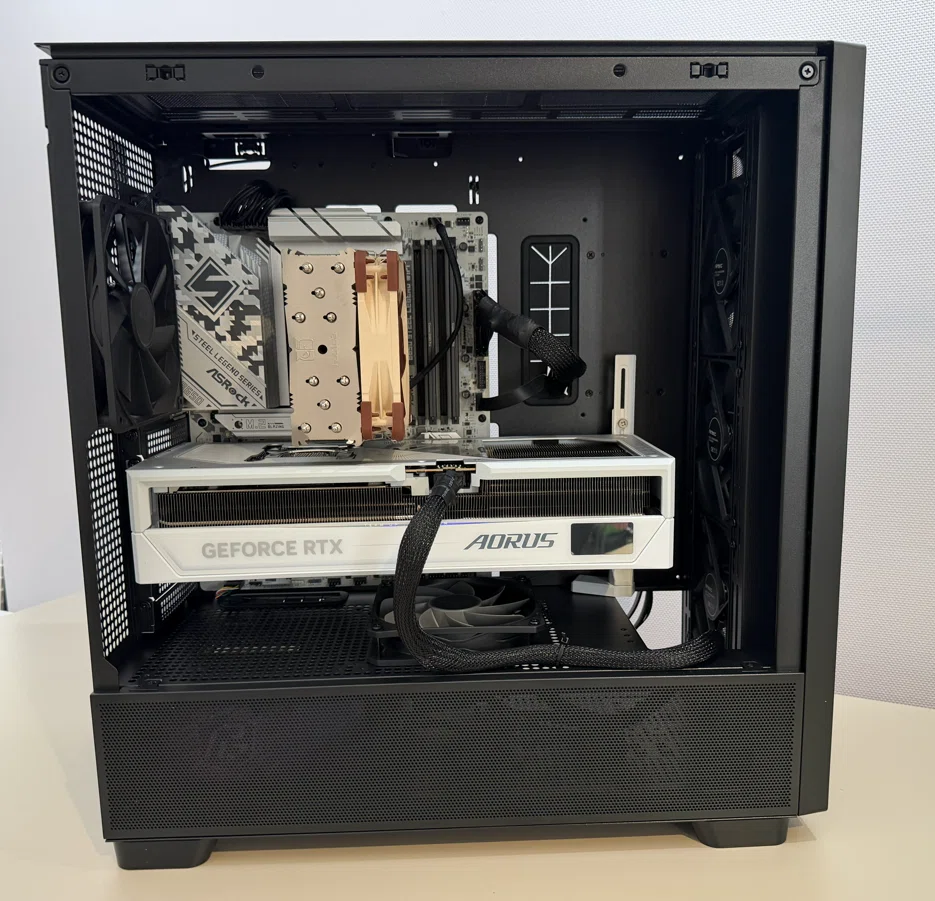 文字が見えない！ケースが開かない！20年ぶりの自作PCで最高峰「RTX