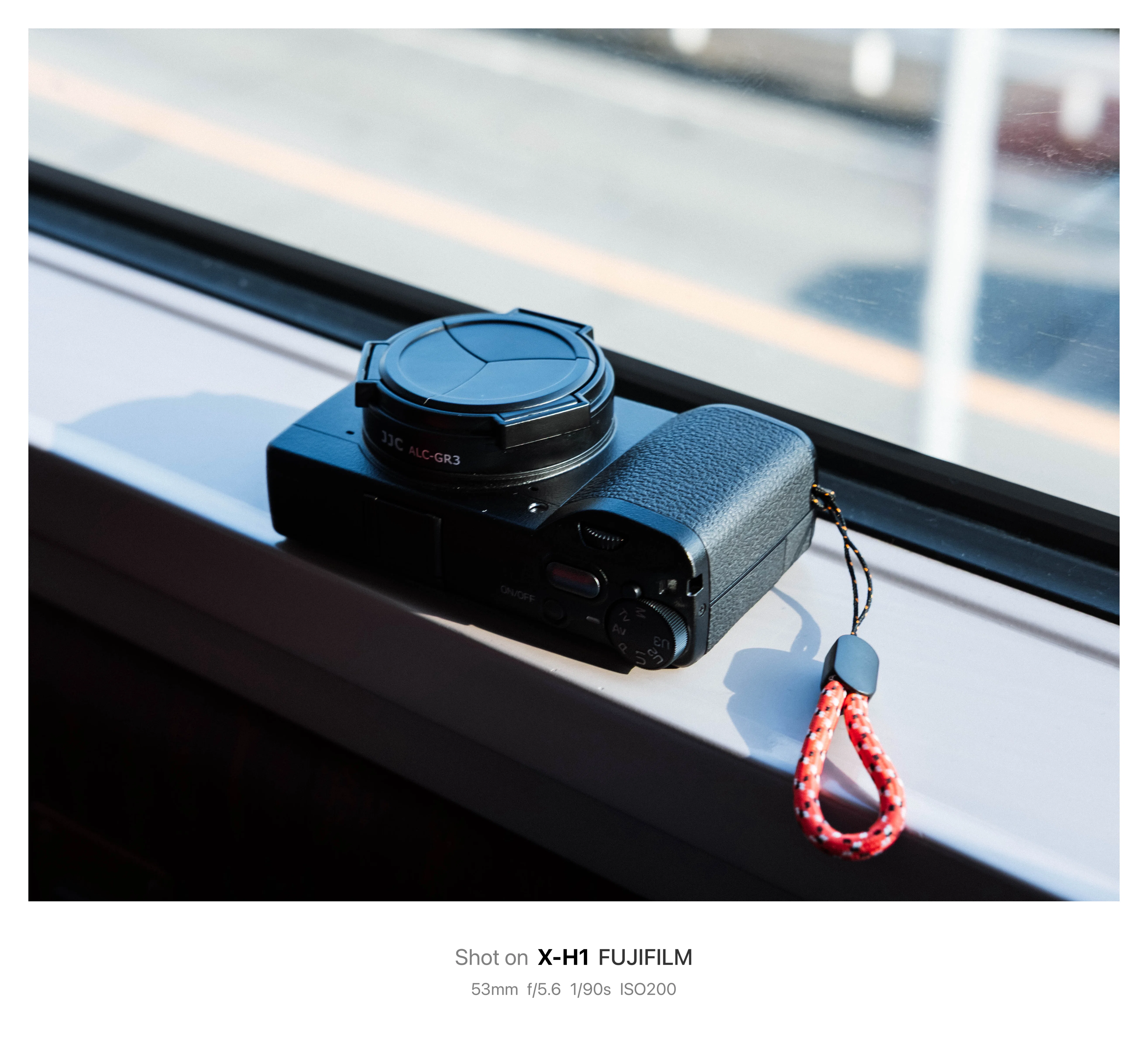 RICOH GRの蓋が硬すぎる | 僕とカメラ｜鈴木ユートピア