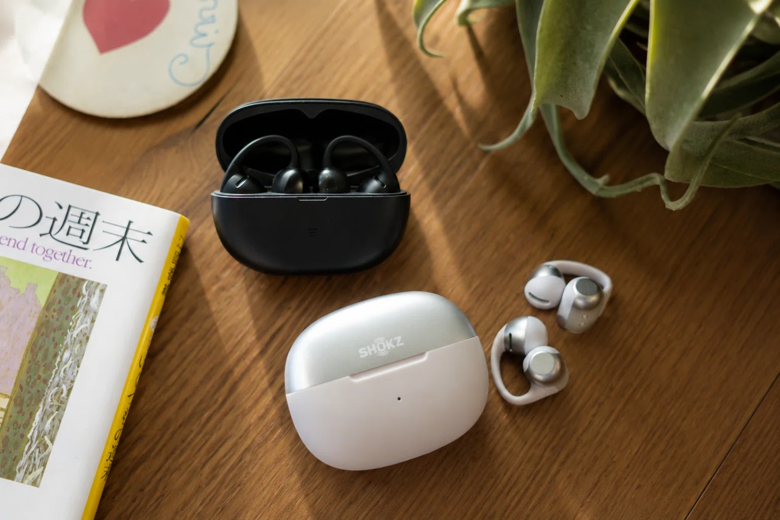 生活とアクセサリーに馴染むイヤホン 【Shokz OpenDots 2／OpenDots