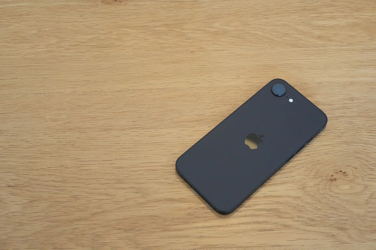 Apple iPhone 17e