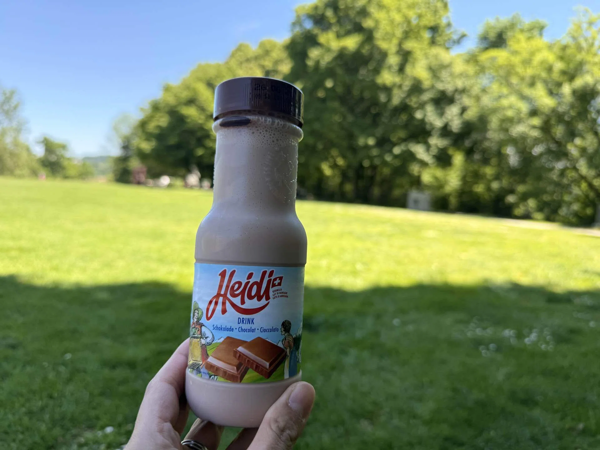 スイスー新品を9割引にしたものあり 🇨🇭スイスのスーパーでこれを買ってみて〜滞在中のお供に•暑い夏を