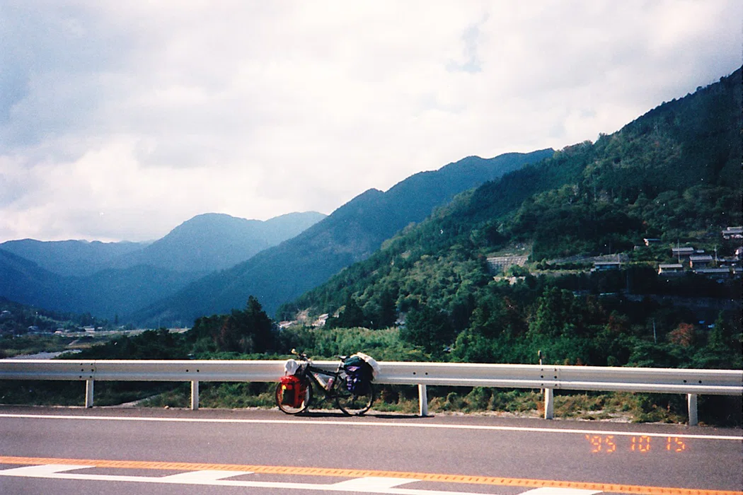 1995年自転車の旅｜07｜謎の酷道「錦峠」と銚子川の青い淵｜江口 敬