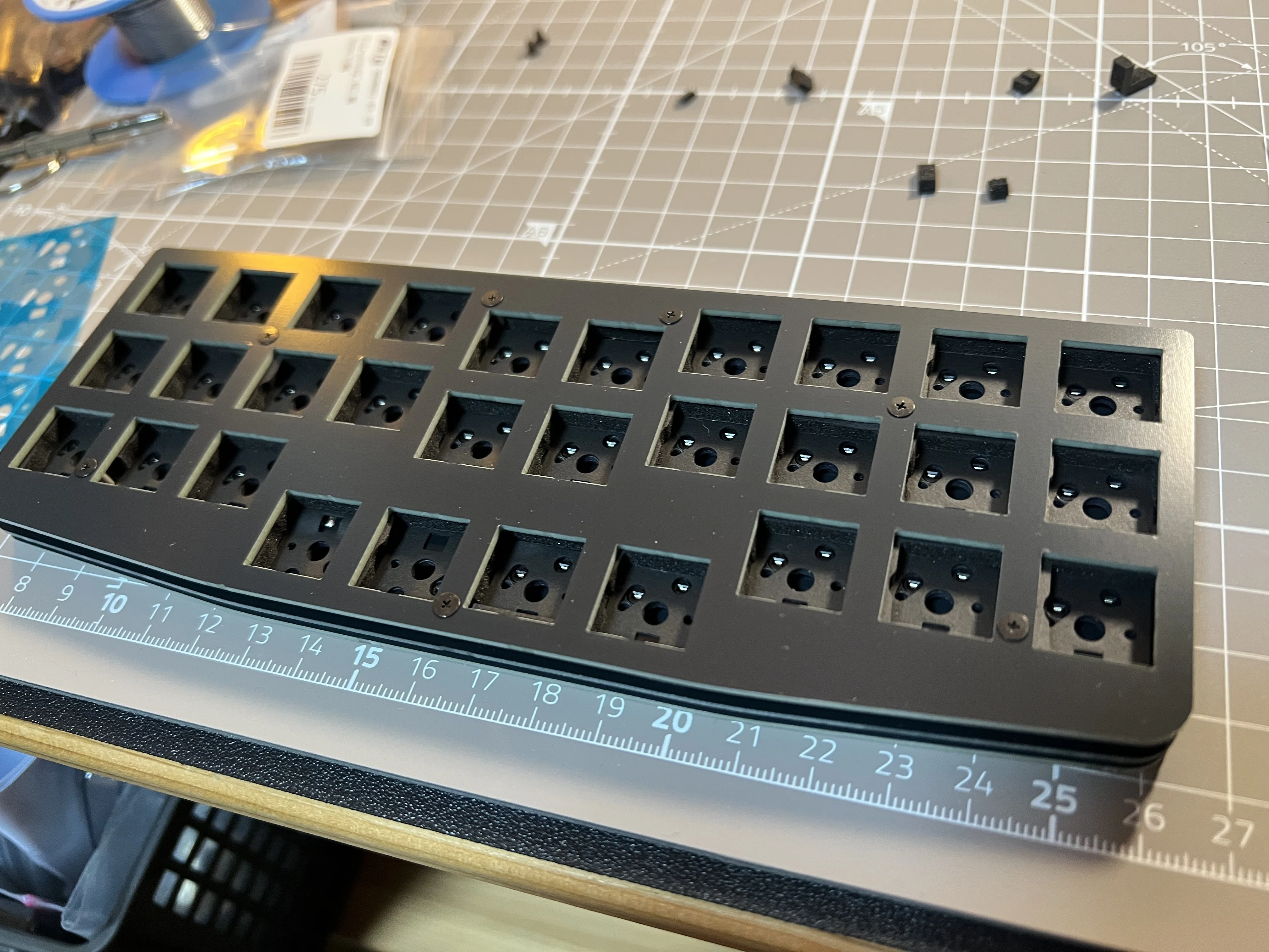 さらなる深淵30キー30%一体型キーボード【Dolphin30】ビルドログ｜kazy