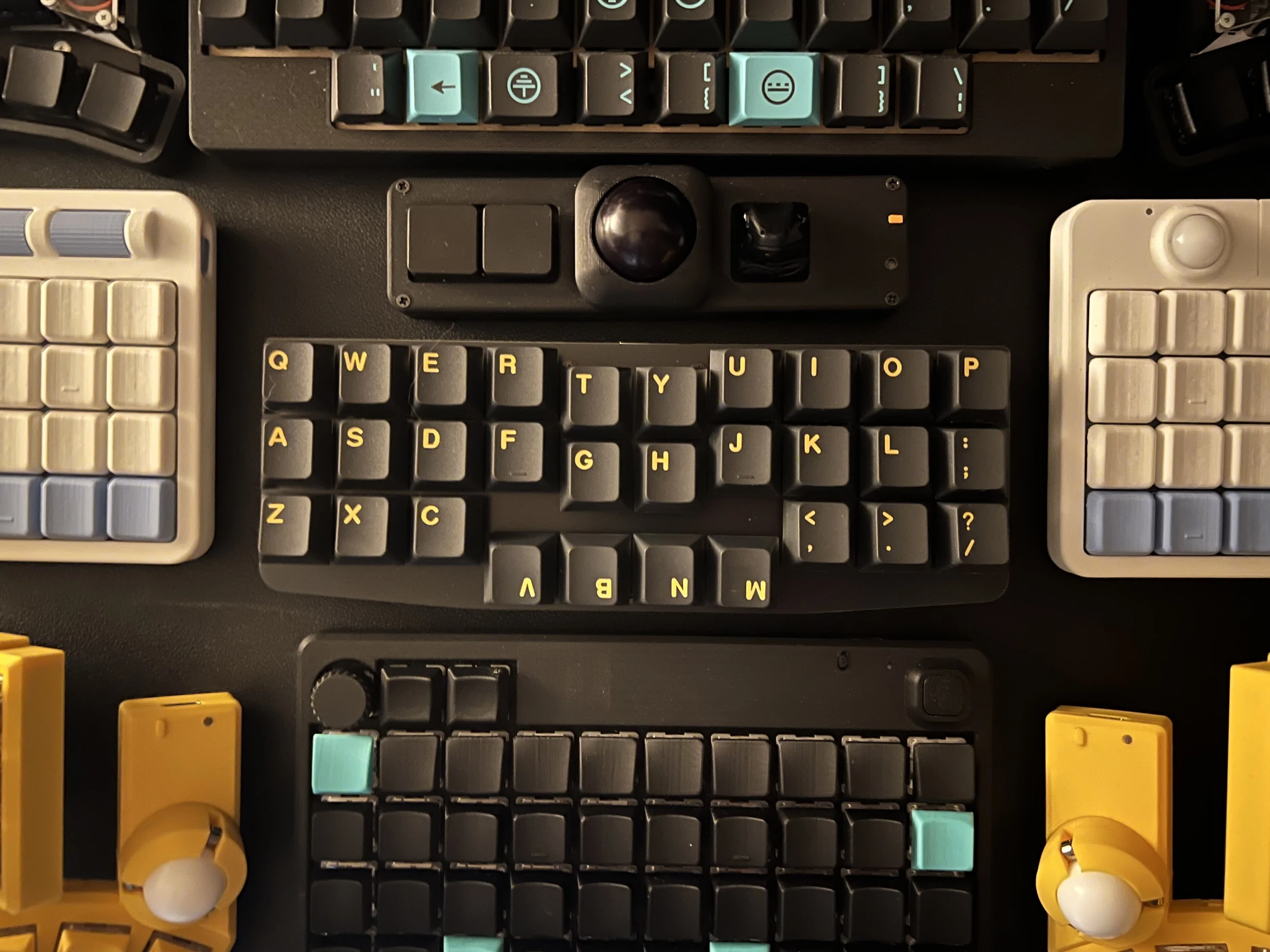 さらなる深淵30キー30%一体型キーボード【Dolphin30】ビルドログ｜kazy
