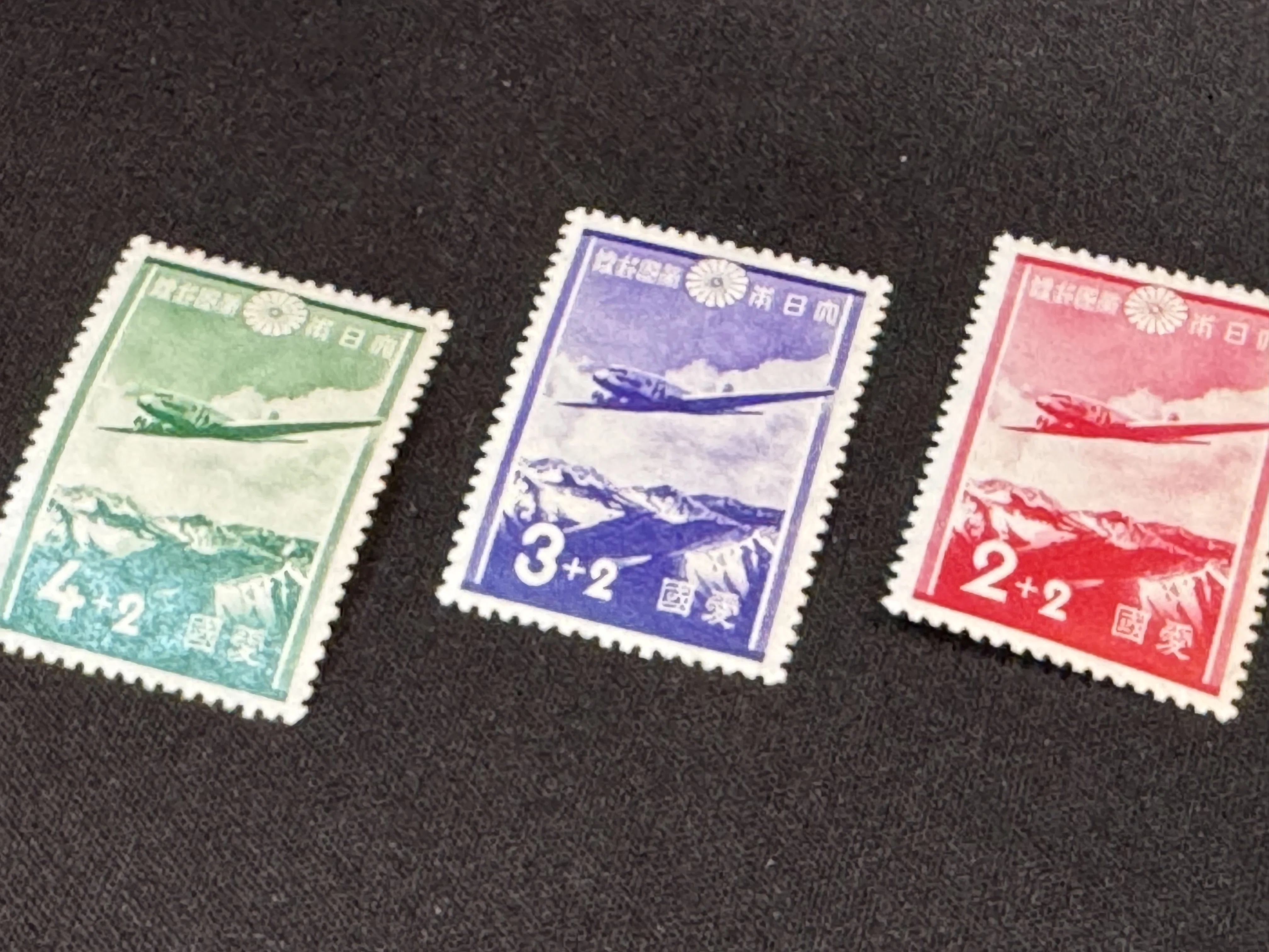 大平洋戦争当時、1942年2月15日のシンガポール陥落に合わせて国防献金