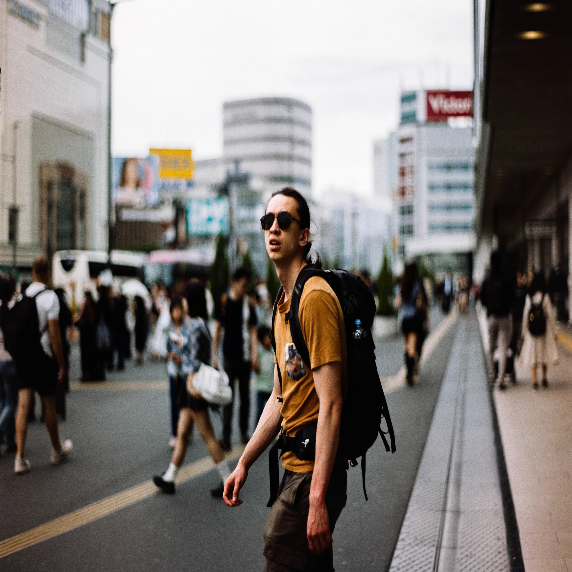 CONTAX 645、新宿の湿度まで写してしまう Planar 80mm F2｜tackphoto