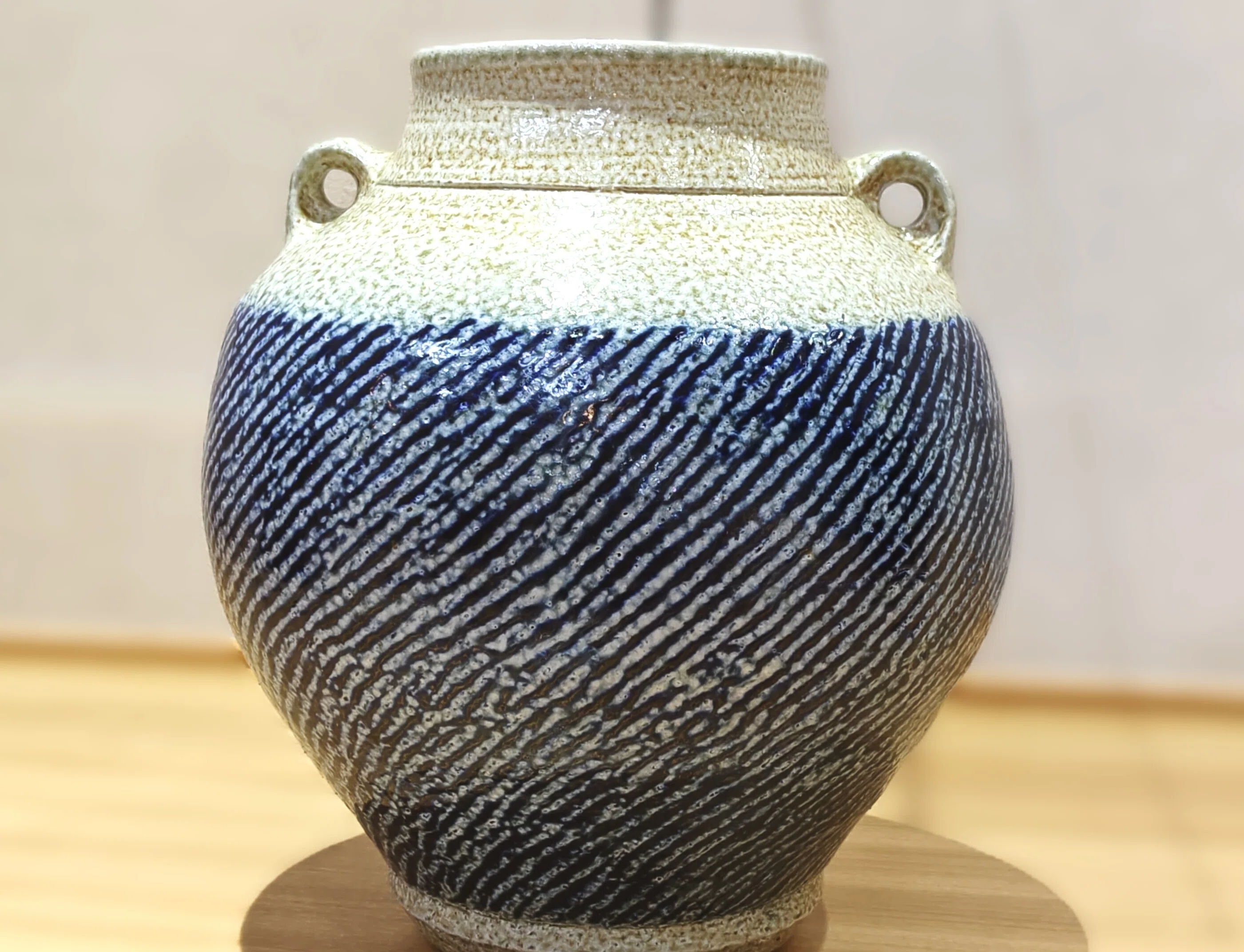 人間国宝級◆蔵から凄い美しい釉薬の壺が出てきた、壷、花瓶、古美術品、 なぜ人間国宝は「個性を消す」と言ったのか。『青い壺』から紐解く、器
