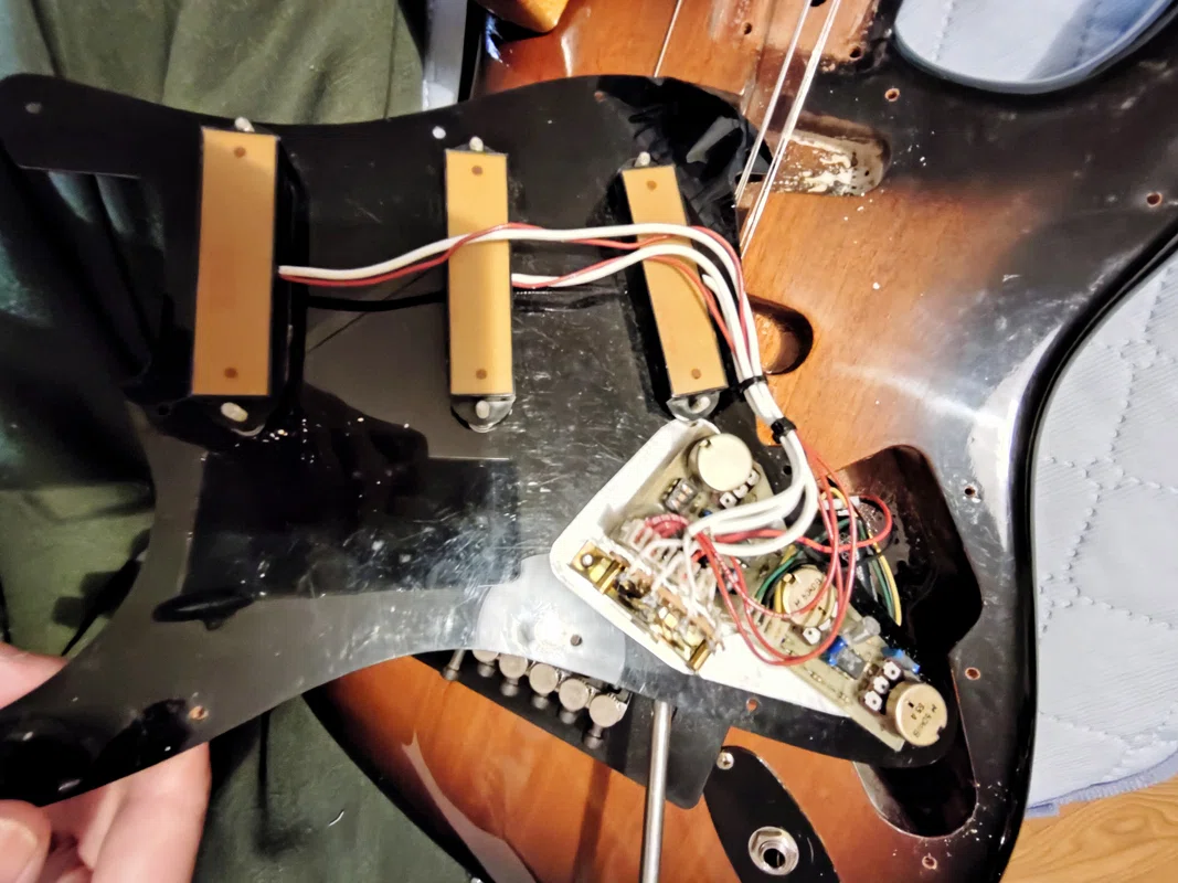 愛器＃2：続・復活のFERNANDES ST-145SL スティーブ・ルカサーモデル