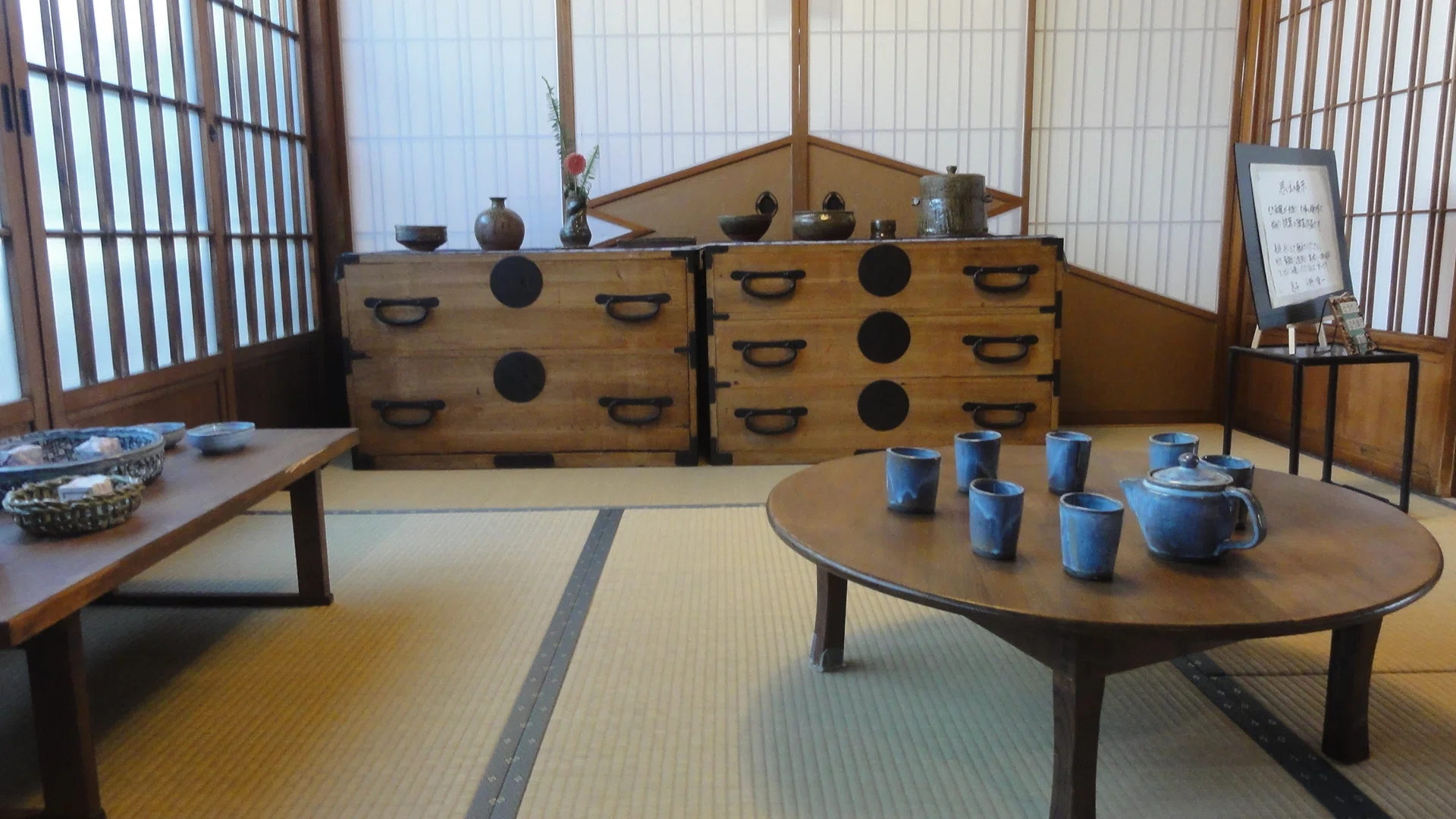 旧家蔵出　日本陶器　収蔵品　アンティーク　インテリア　飾り 愛妻家珈琲】旧鈴村邸 「思い出の陶芸展示会」を見に行く｜あずさ＠訪問記