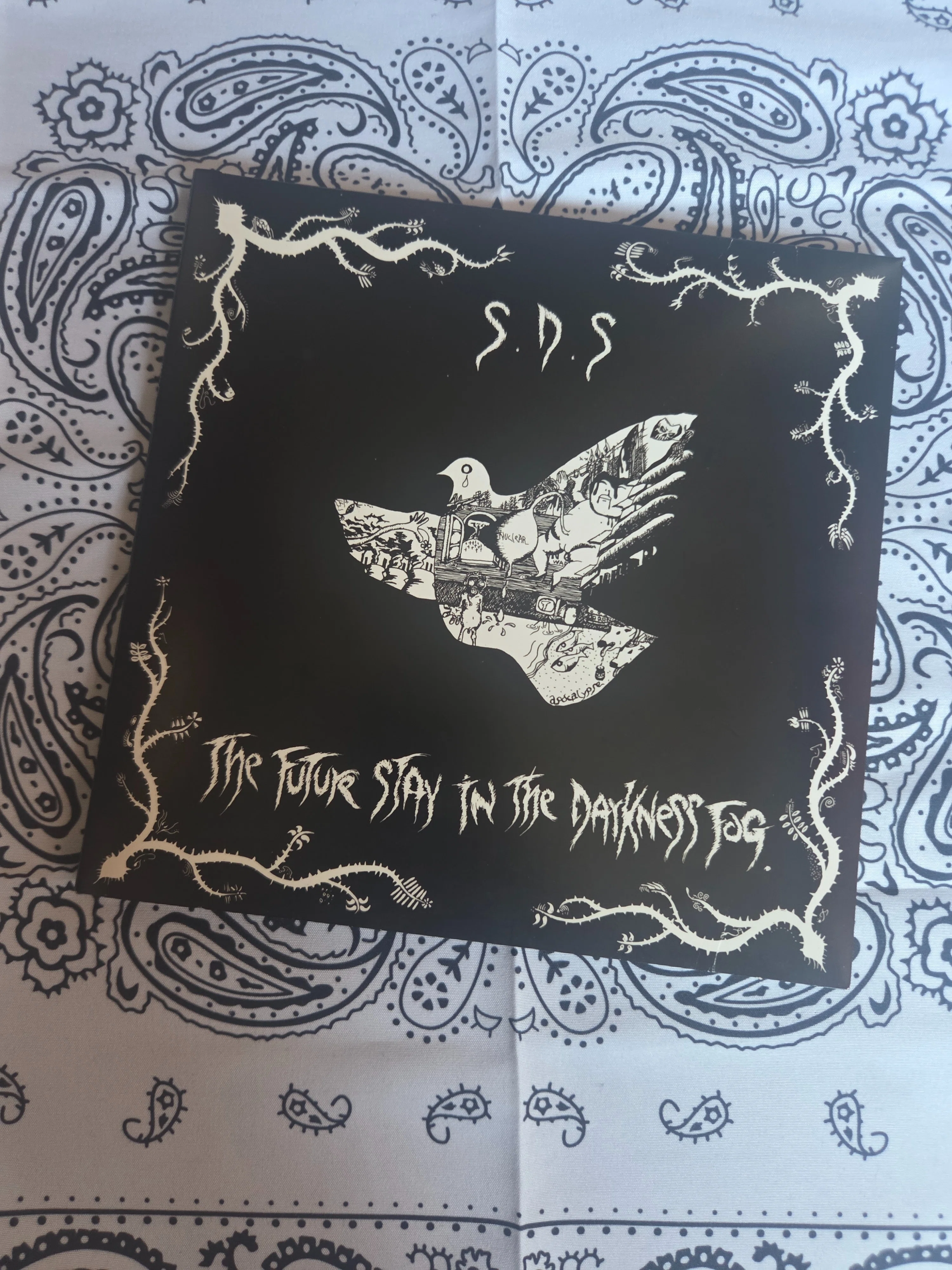 このCDを聴け！」12枚目[S.D.S./THE FUTURE STAY IN THE DARKNESS FOG