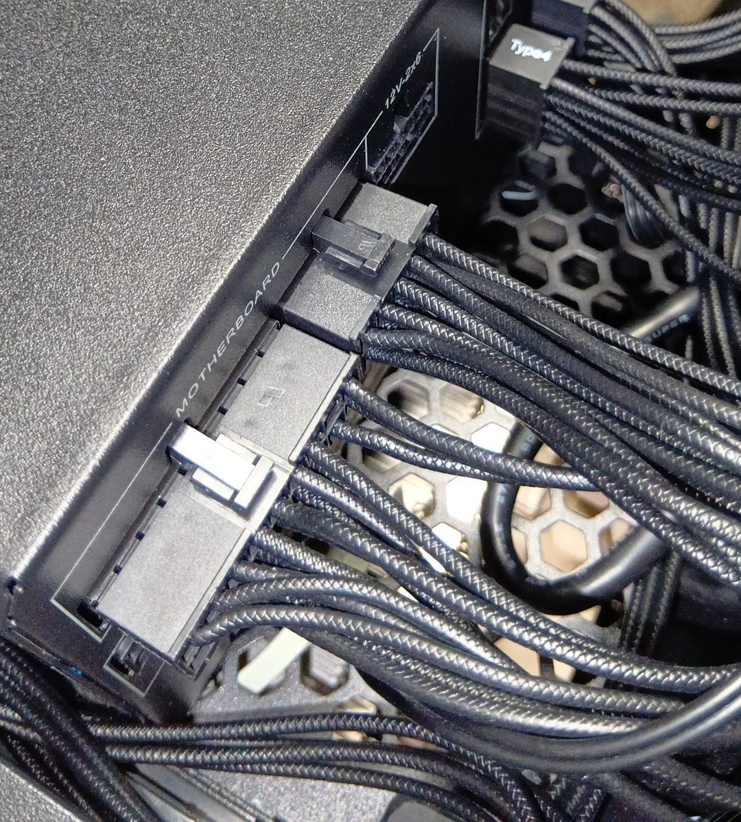 PC】電源ユニットを交換する！ - CORSAIR RM750x｜Rwi