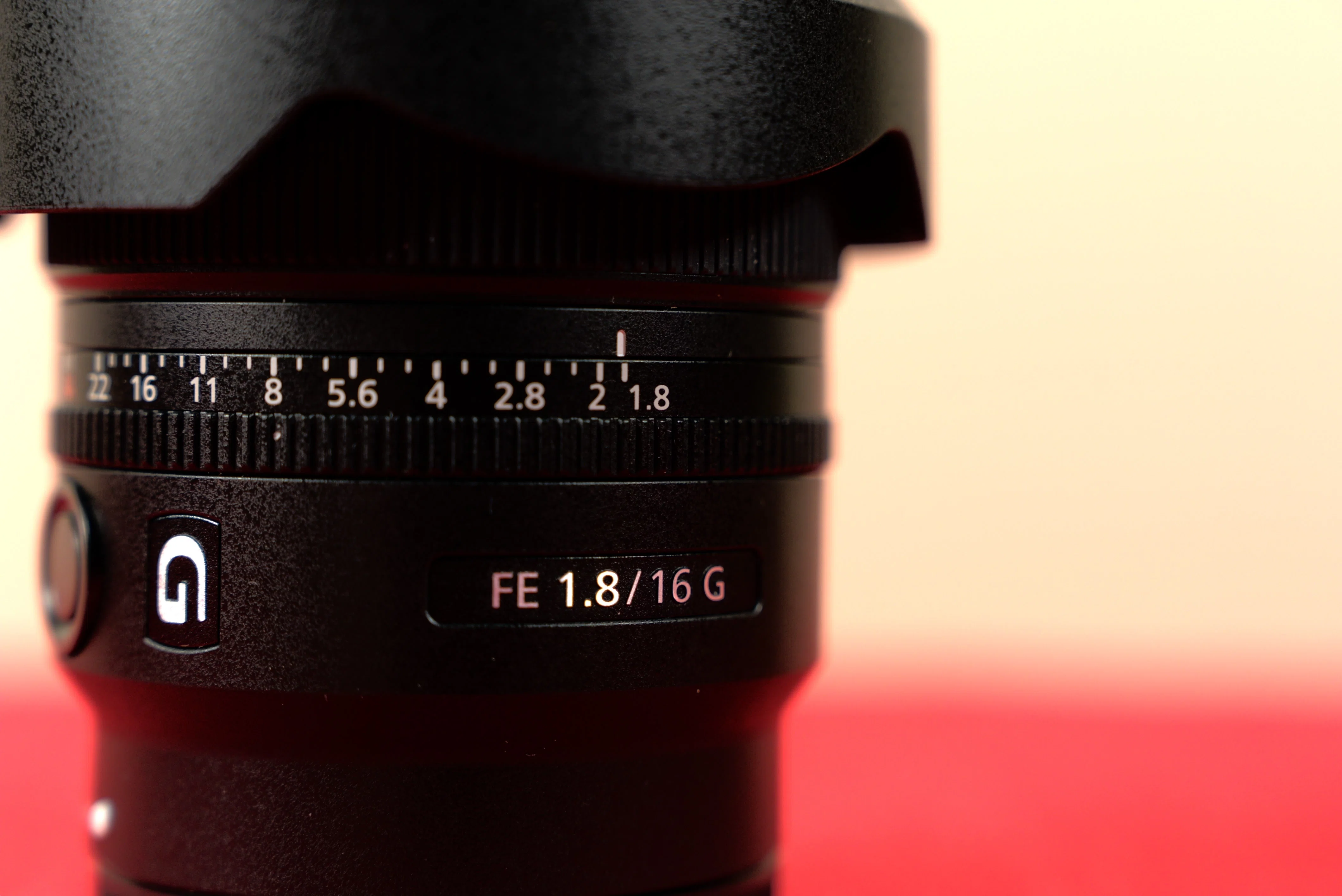 FE 16mm F1.8 単焦点レンズ　室内試用のみ 16mm F1.8を買い足す！？16-35mm F4に満足していたのに｜α7C IIの