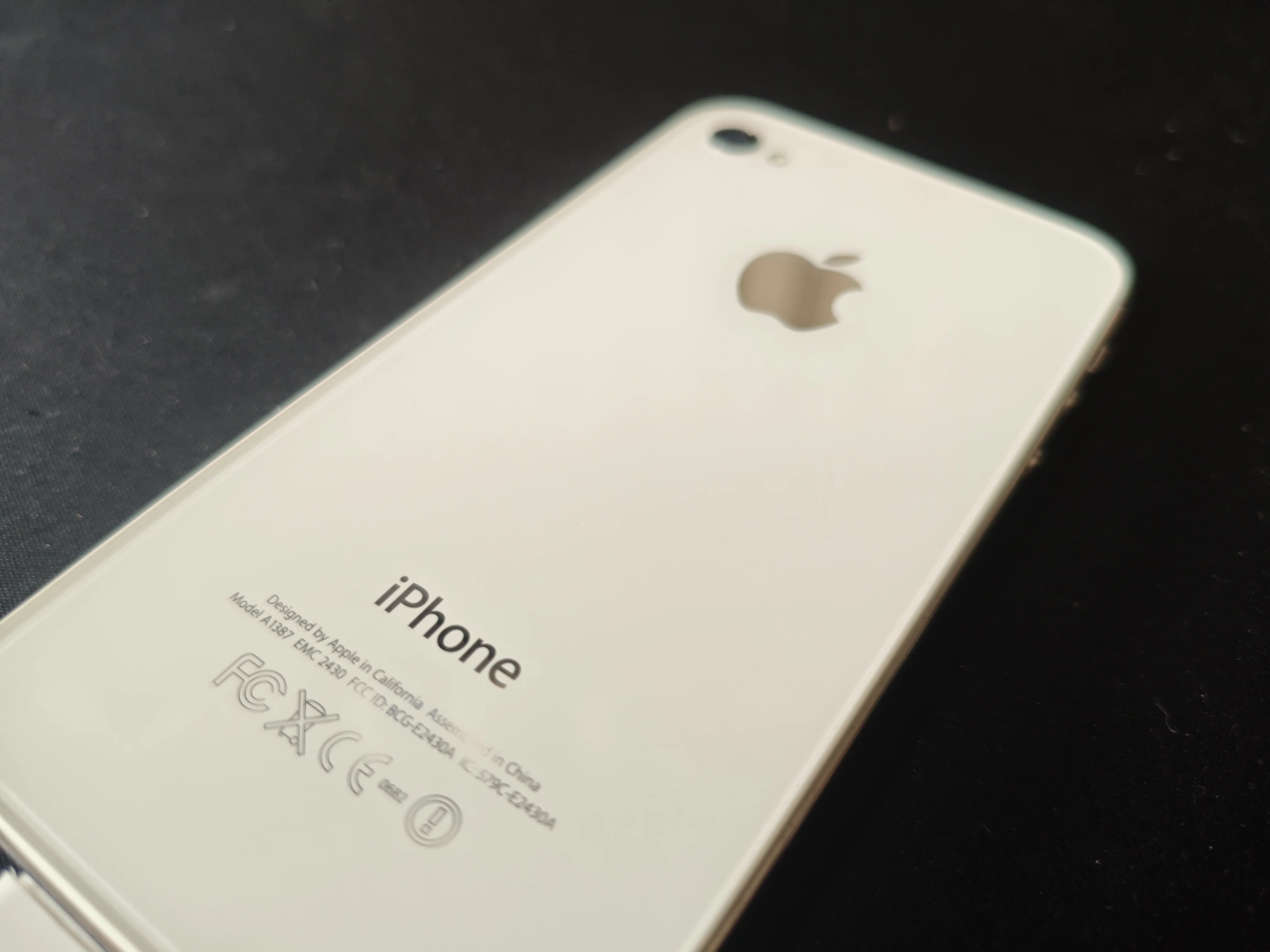 2026年にiPhone 4sを使ってみた。15年前の名機は今でも魅力的だった
