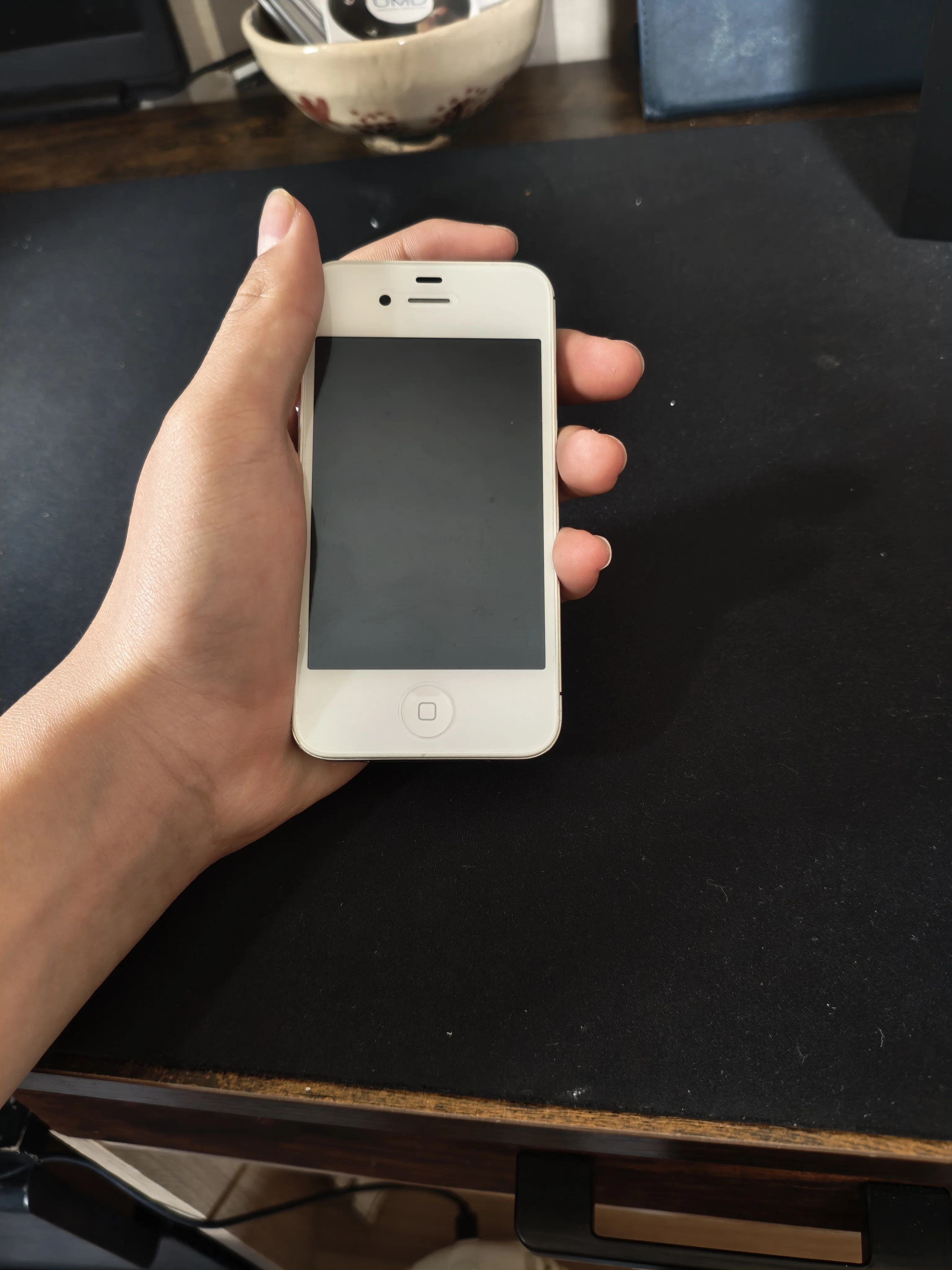 2026年にiPhone 4sを使ってみた。15年前の名機は今でも魅力的だった