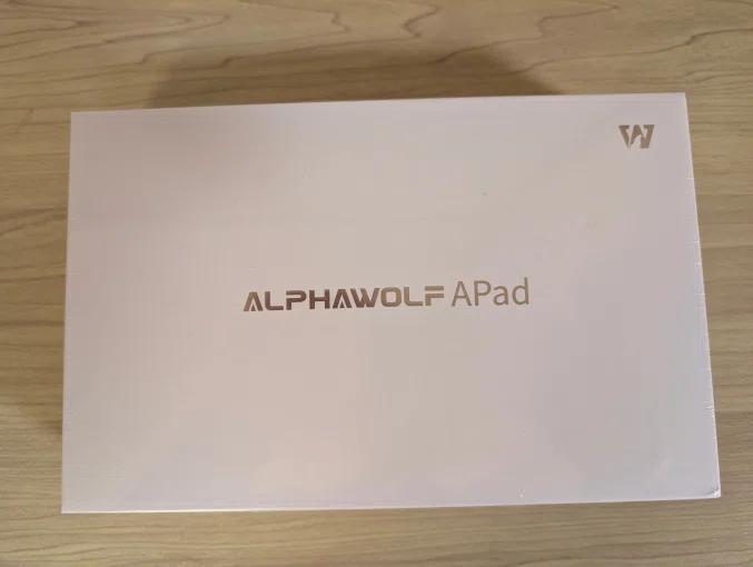 Alphawolfの新型8インチタブレットのAPad2を購入しました、APad1から