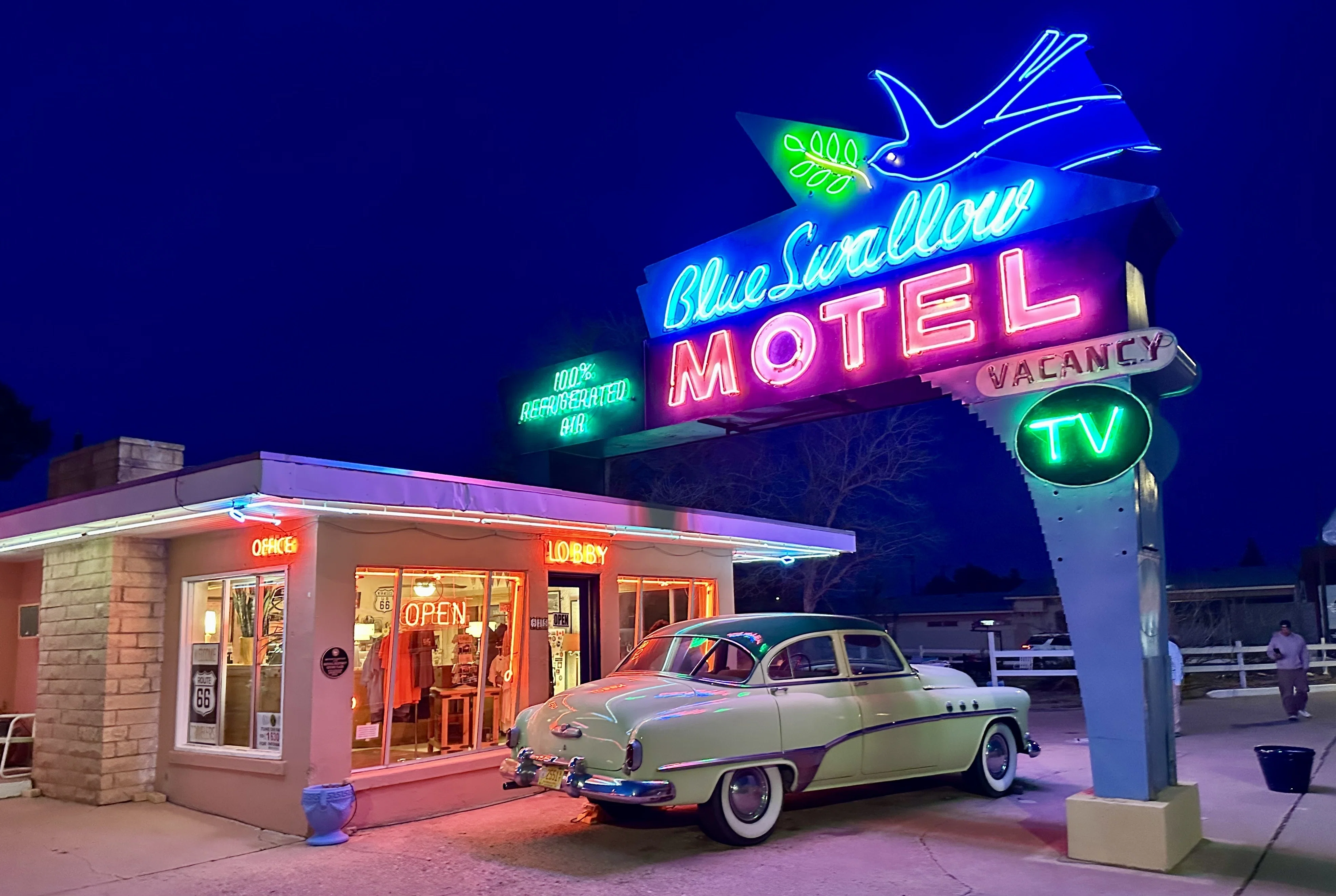 ルート66を行く ネオンの町 ニューメキシコ州東部｜D. Silverling