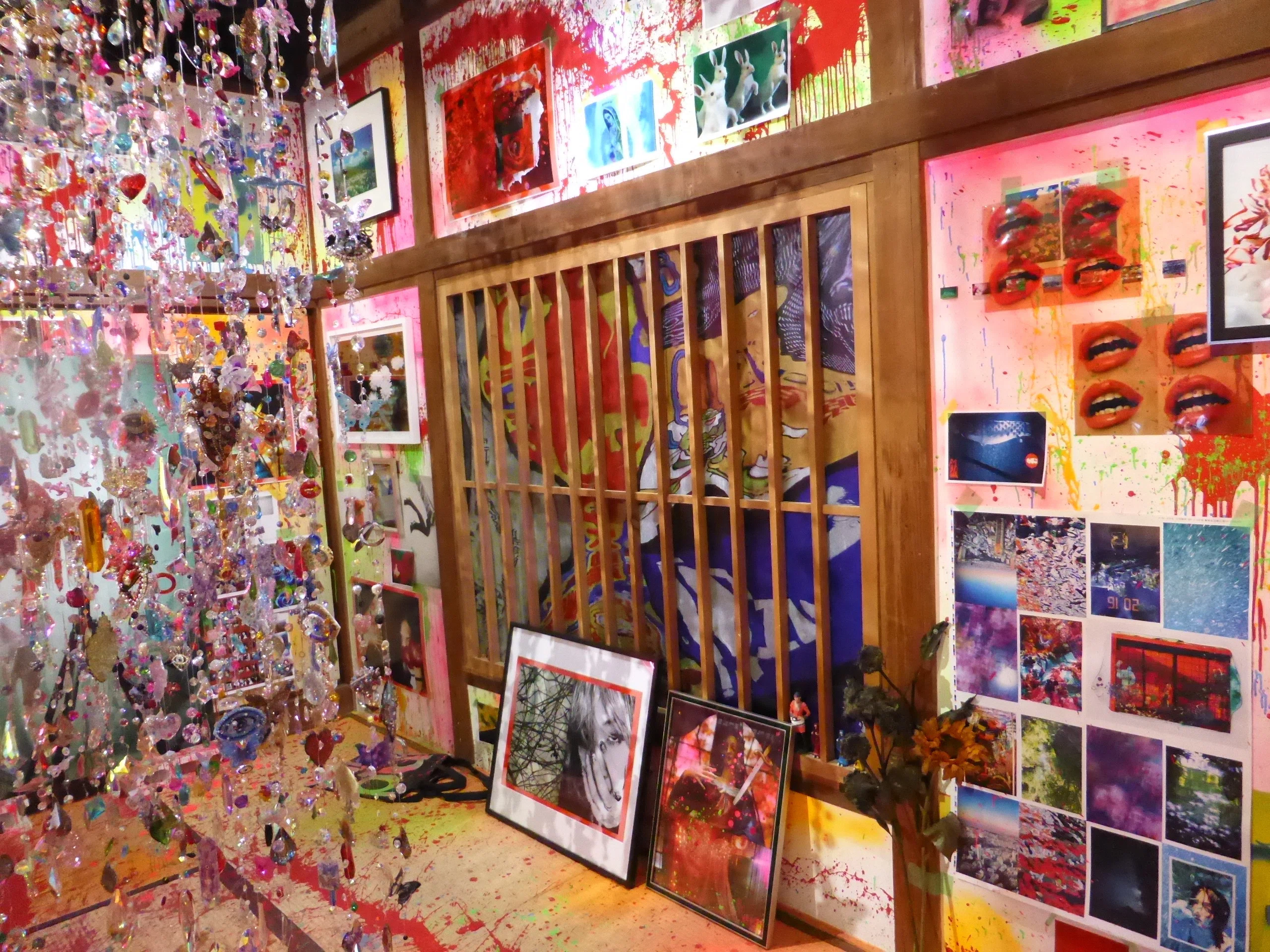 古民家を色鮮やかにジャックする～展覧会「蜷川実花 mirror mirror